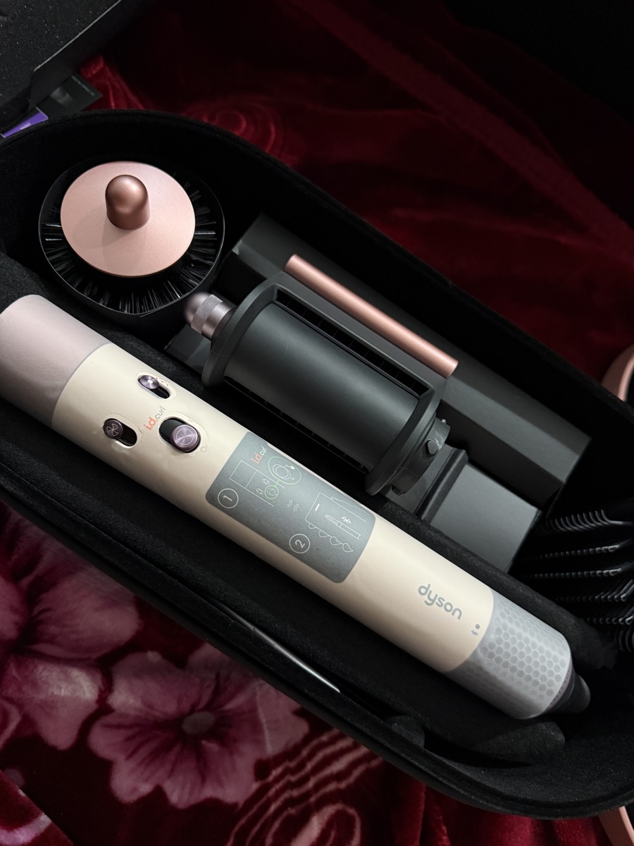Dyson Airwrap i.d.â„¢ multi-styler and dryer - Straight+Wavy (Ceramic pink/Rose gold) - Image 3