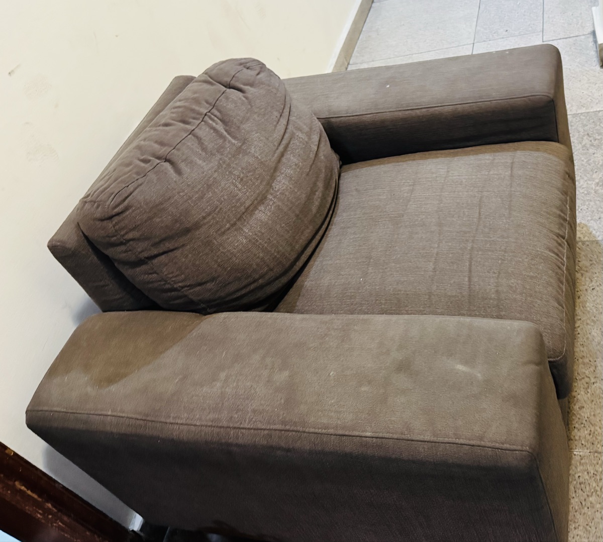 Single Sofa - Image 2