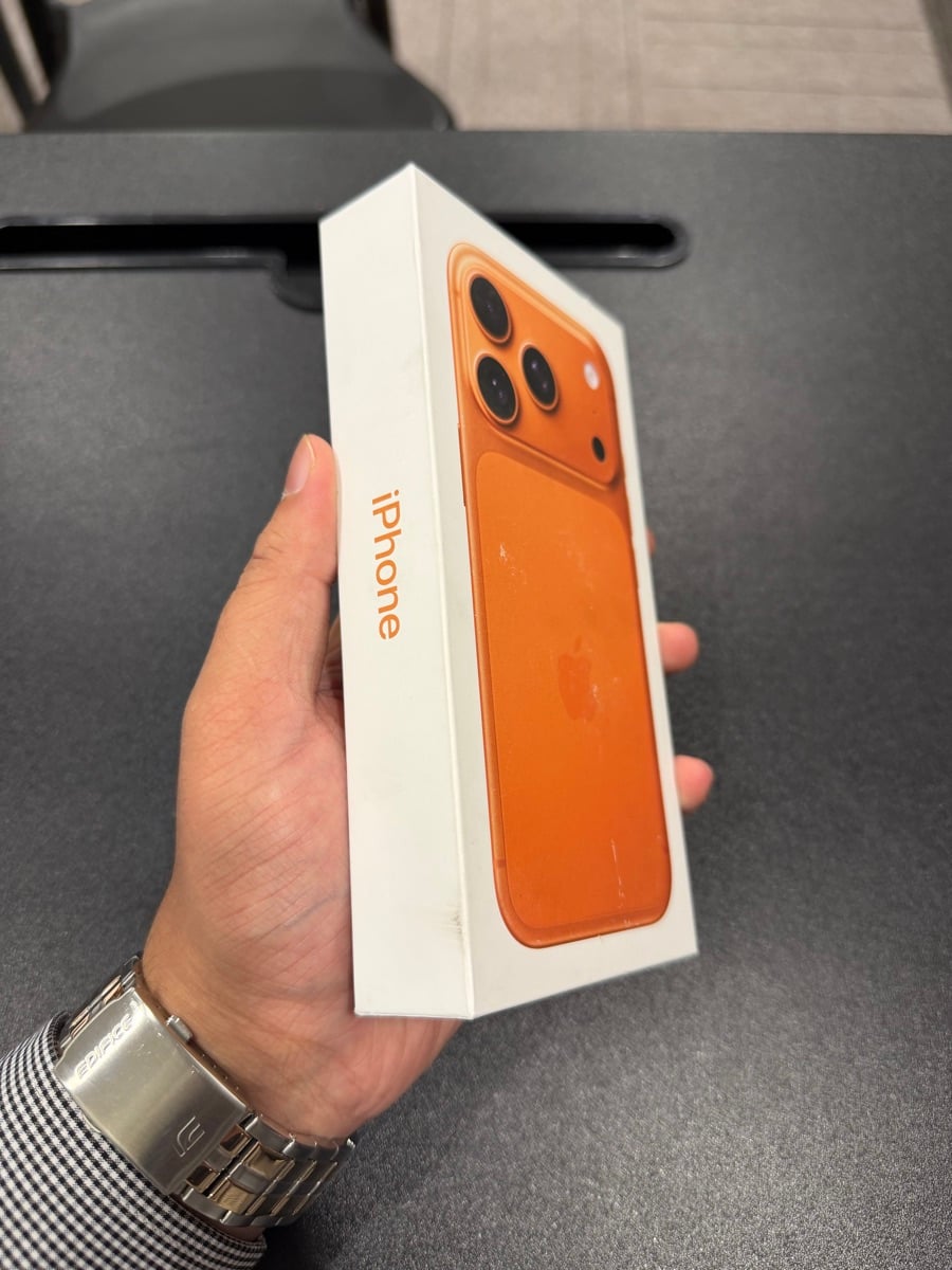 Apple iPhone 17 Pro 512GB Cosmic Orange (NEW) - Image 2