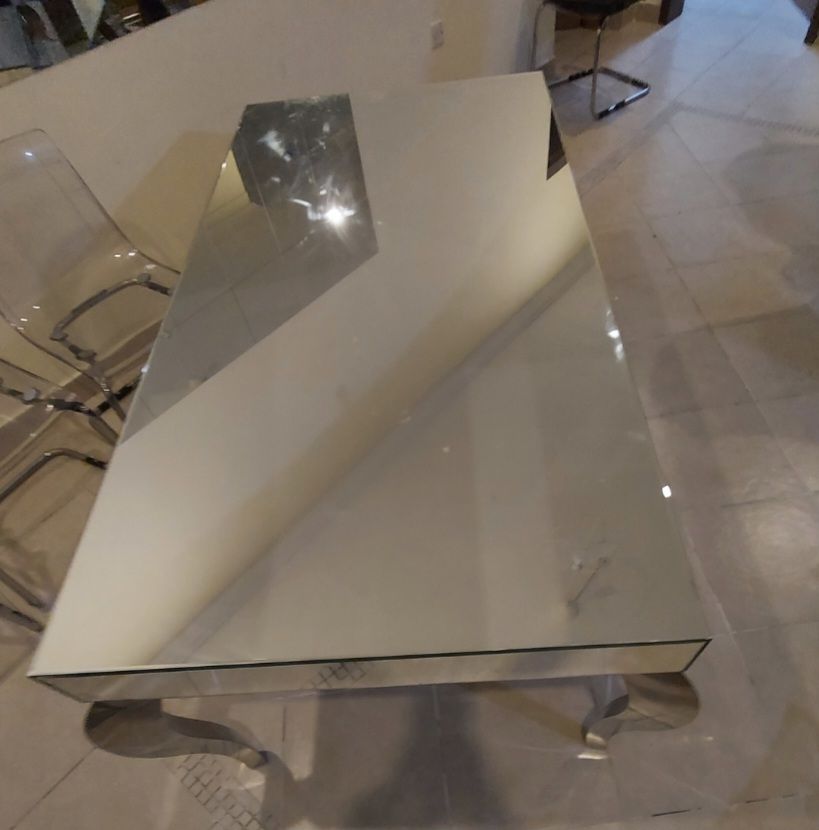 Luxury Dinning table - Image 3