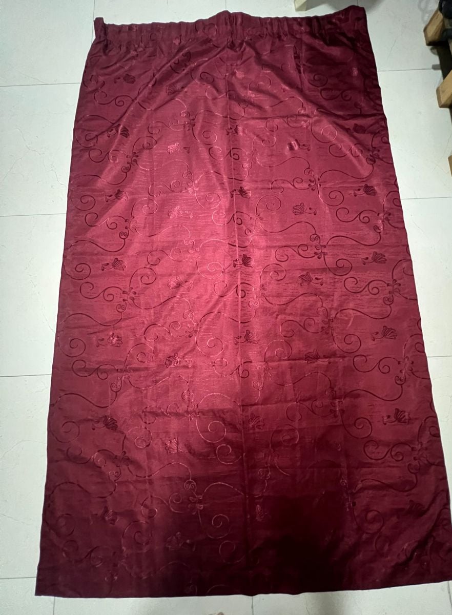 Curtain - Image 2