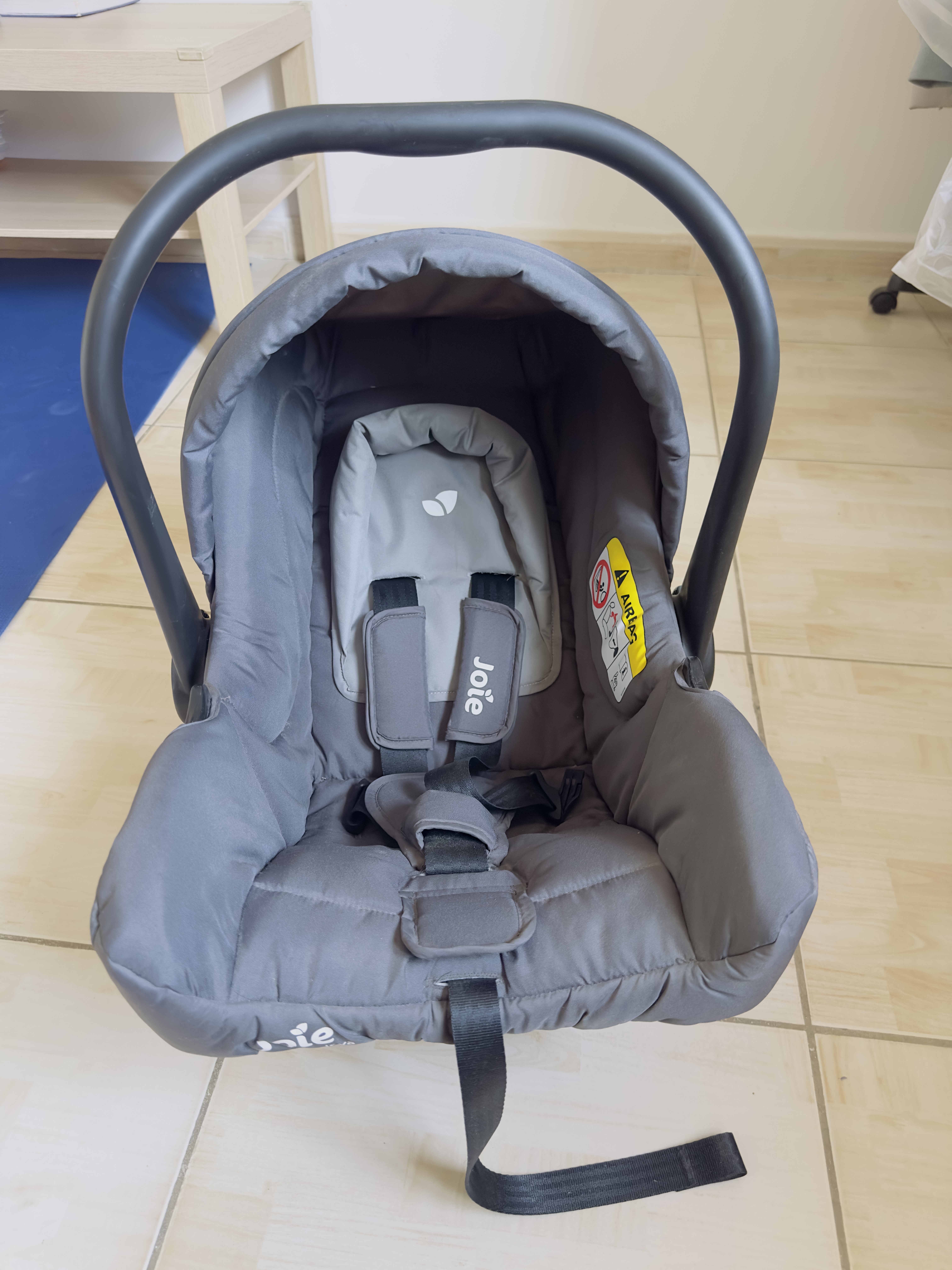 Joie Infant car seat - Image 1
