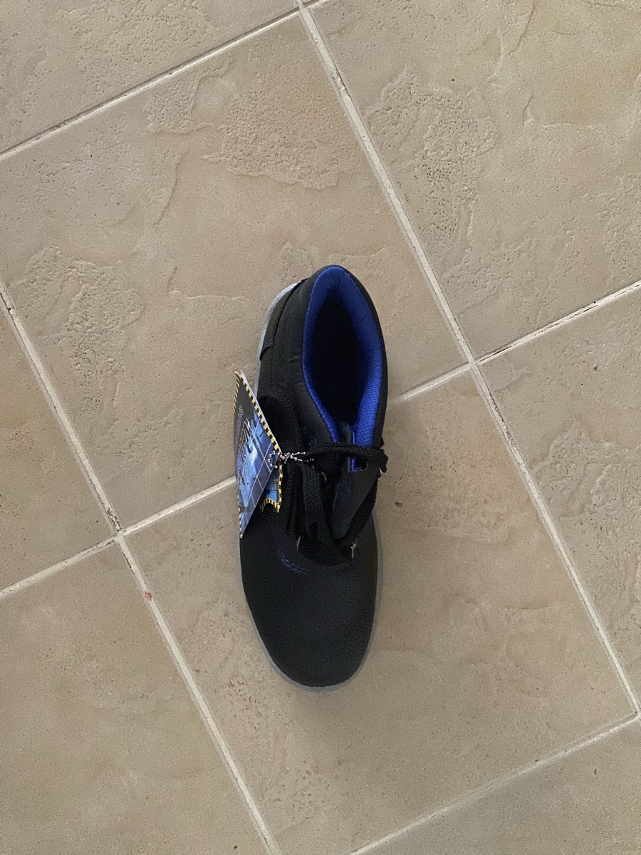 Safety Shoes - Size 42 - Image 5