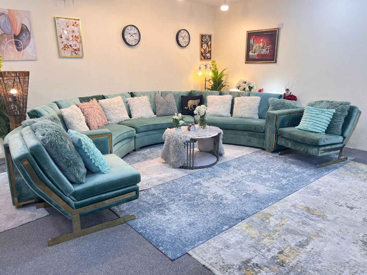 Homes r us brand U shape sofa - Image 6