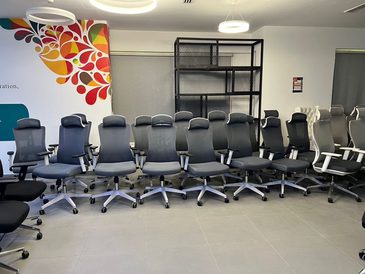 Used office furniture buy sell in Qatar 51448902 - Image 19