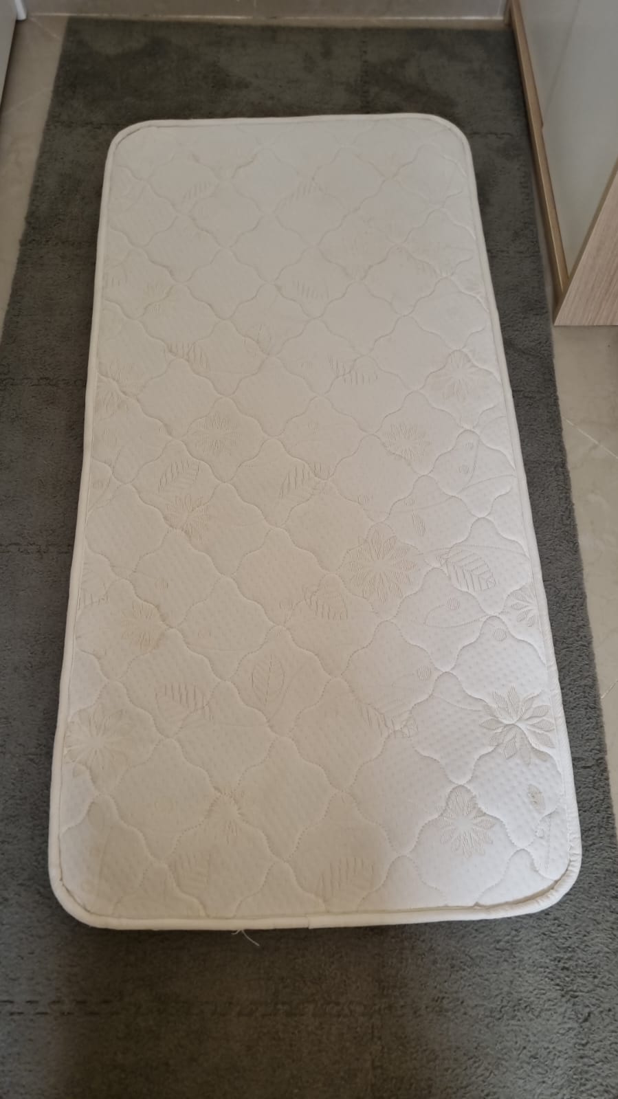 KIDS MATTRESS AND CHAIR BOOSTER - Image 1