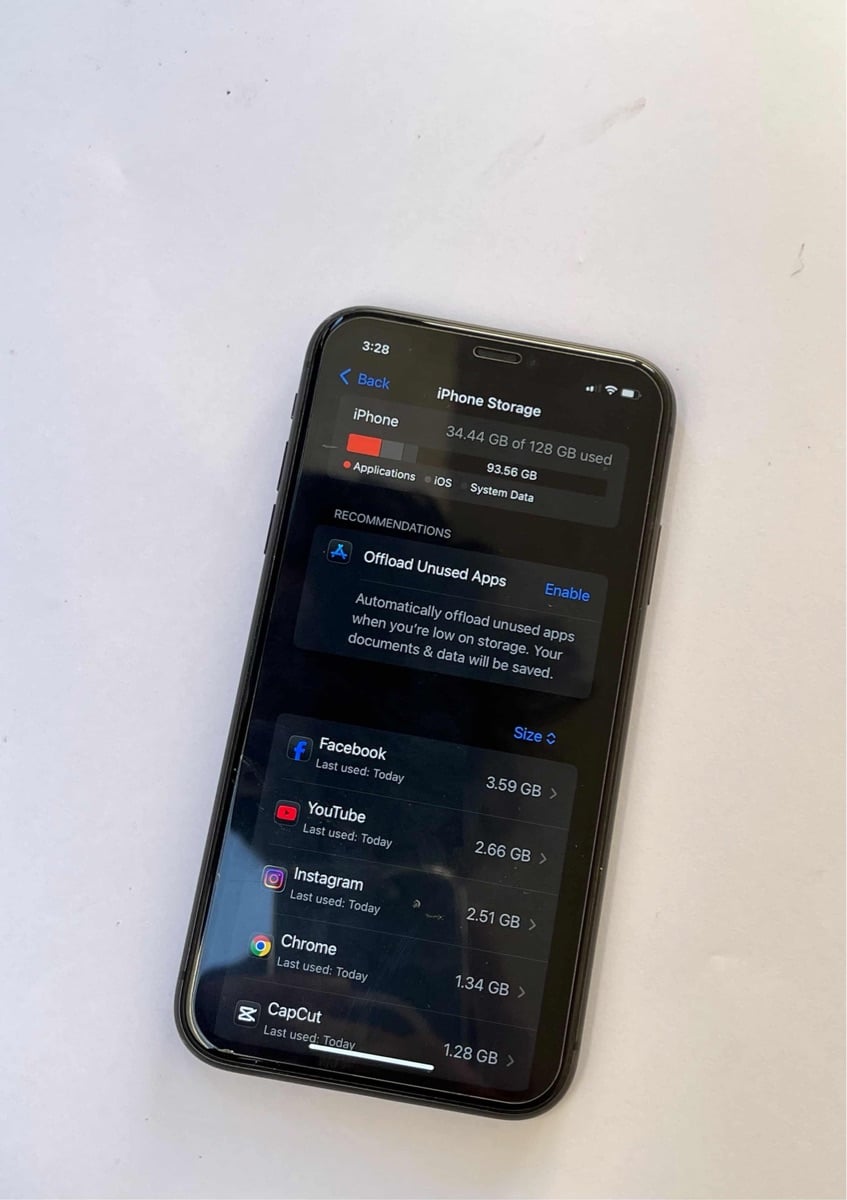 IPhone 11 128gb - Image 1