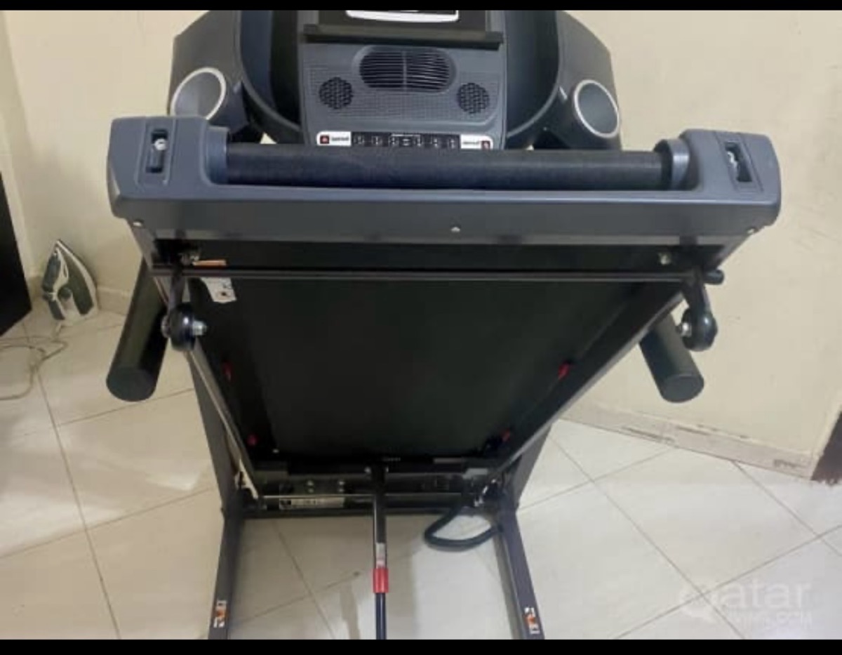 BH PIONEER R1 TREADMILL - Image 1