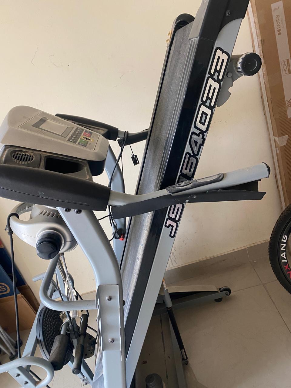 Treadmill - Image 2