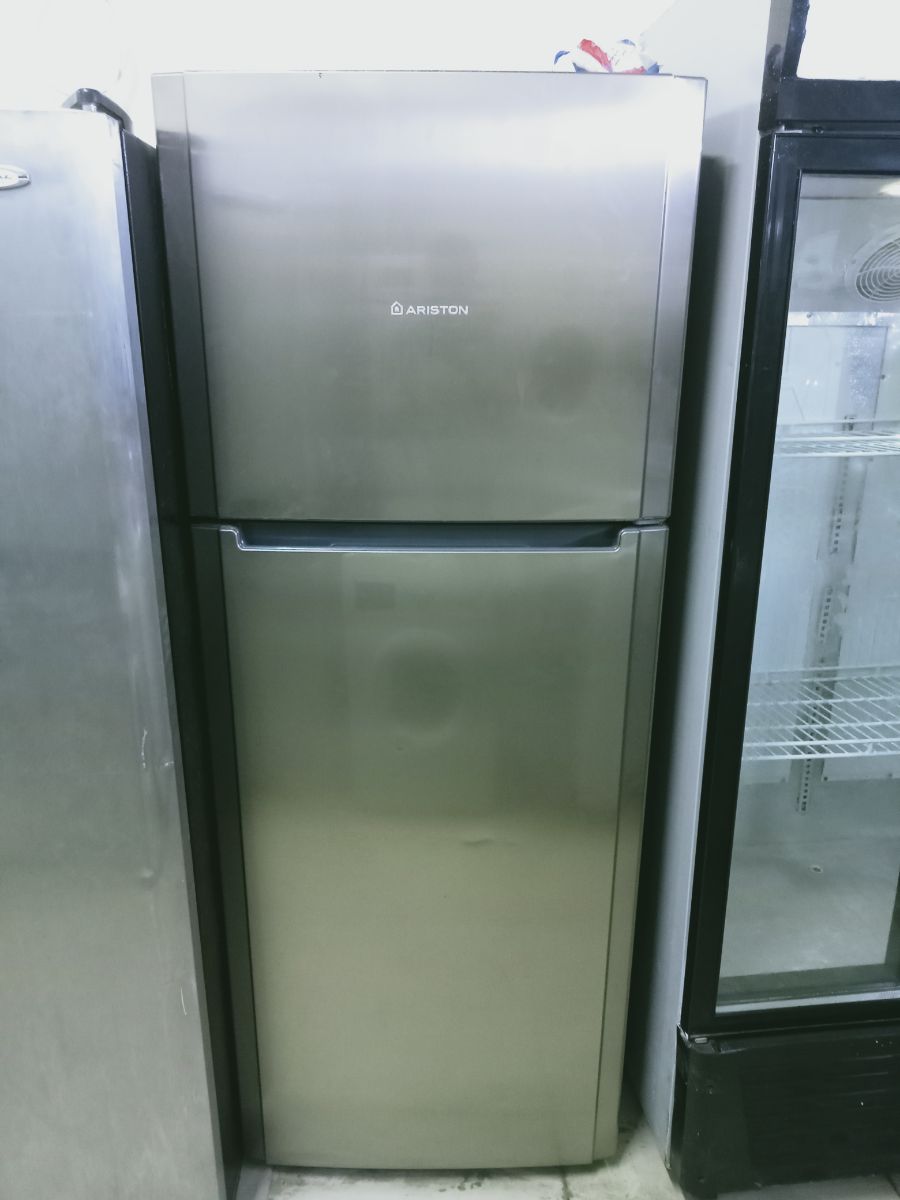 Ariston refrigerator for sale - Image 1