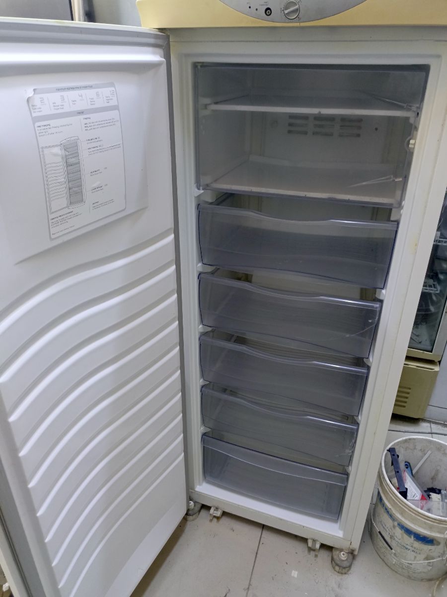 Whirl pool stand freezer - Image 2