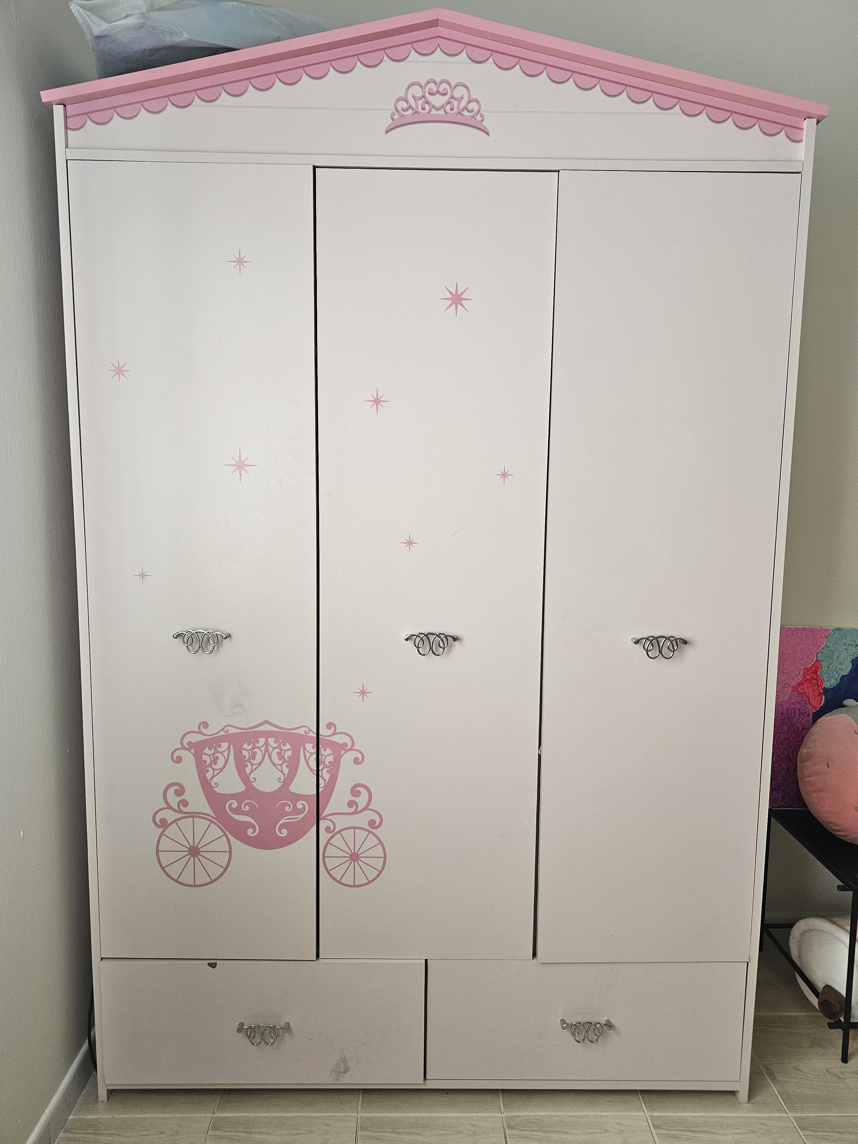 Kids Wardrobe with minor scratches - Image 2