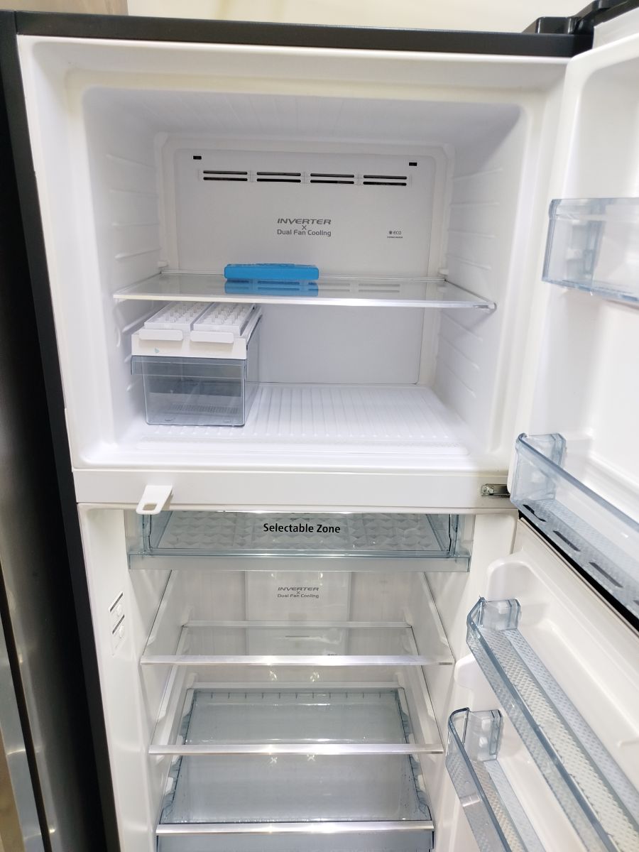 Hitachi double door same same new condition refrigerator for sale - Image 5