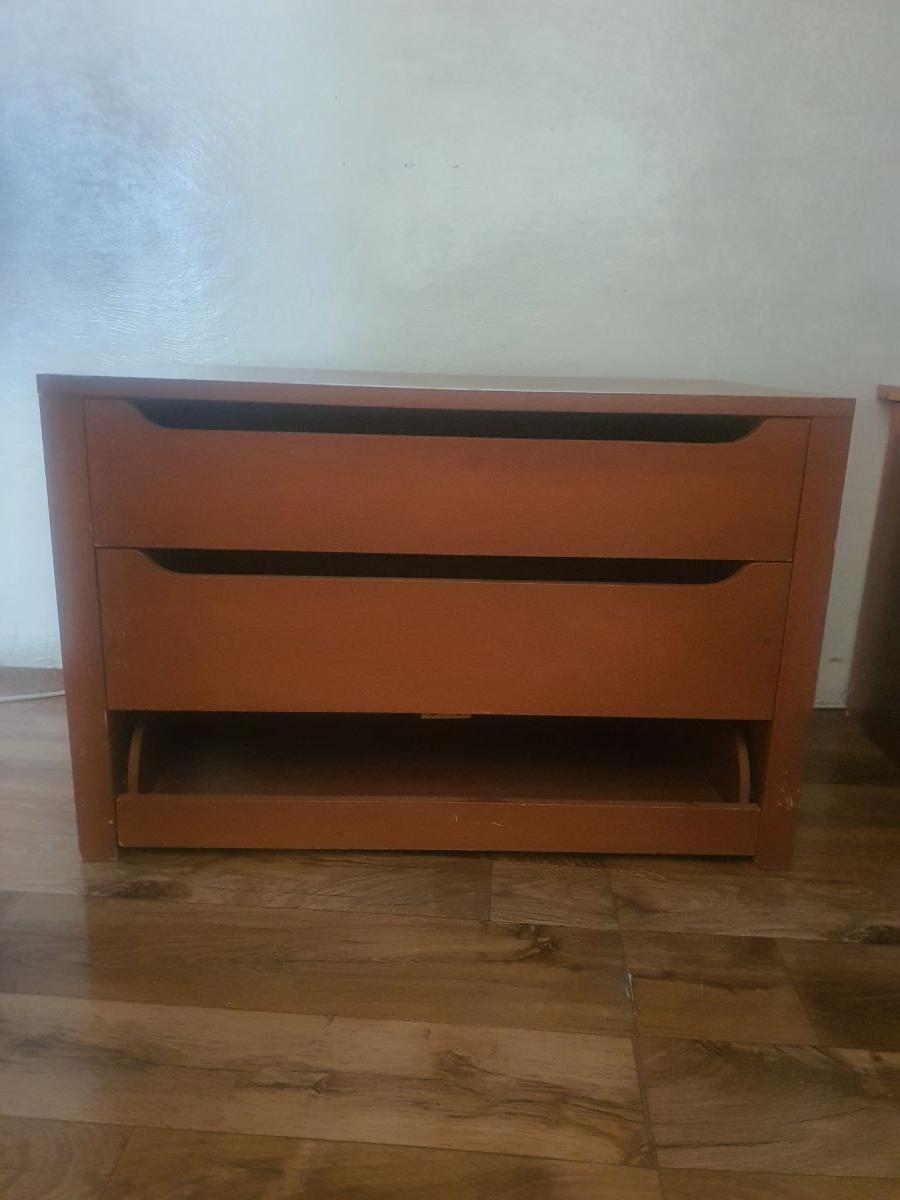 Queen size bed with brand new qatar foam medical mattress & 2 side drawers (L 88*W50*H55 cm) - Image 4