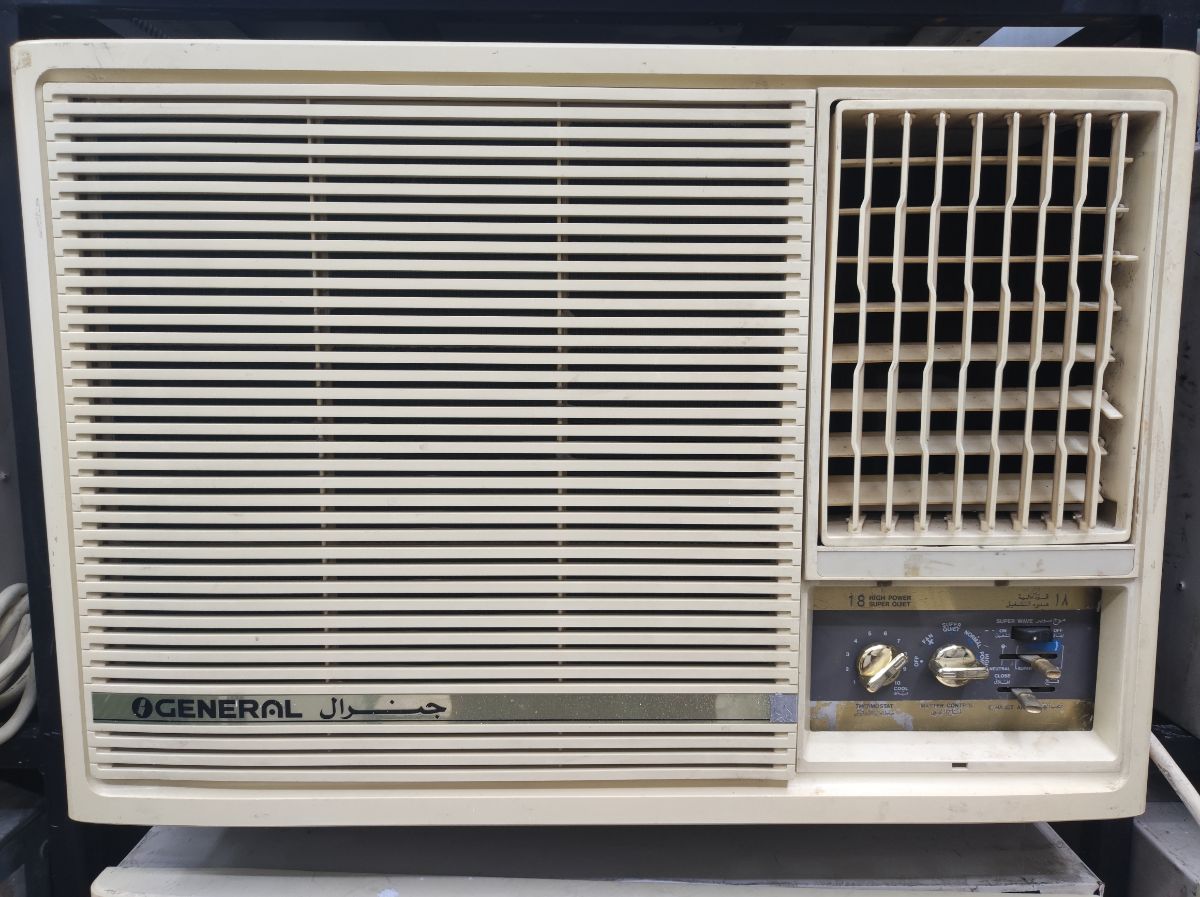 Window ac for sale good conditions delivery fixing available - Image 2