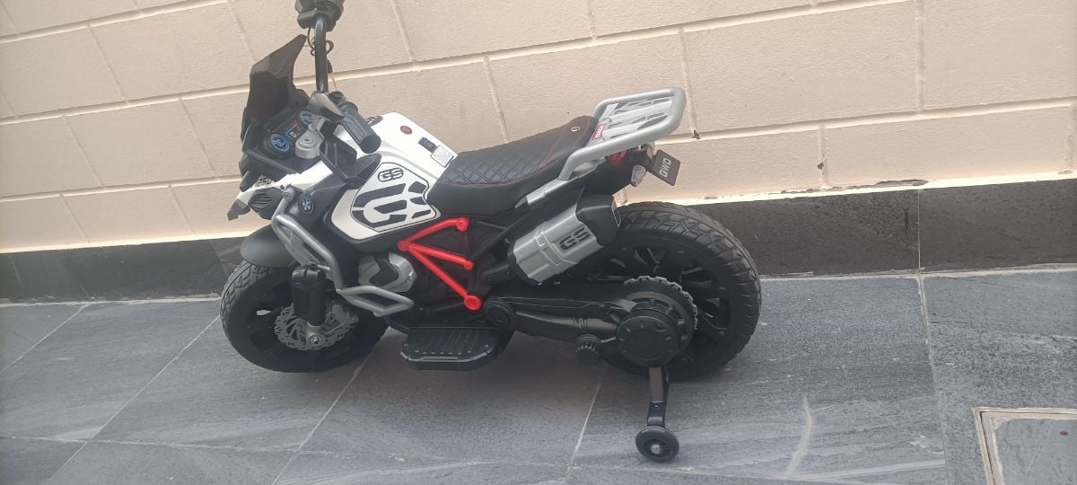 Kids battery bike - Image 2