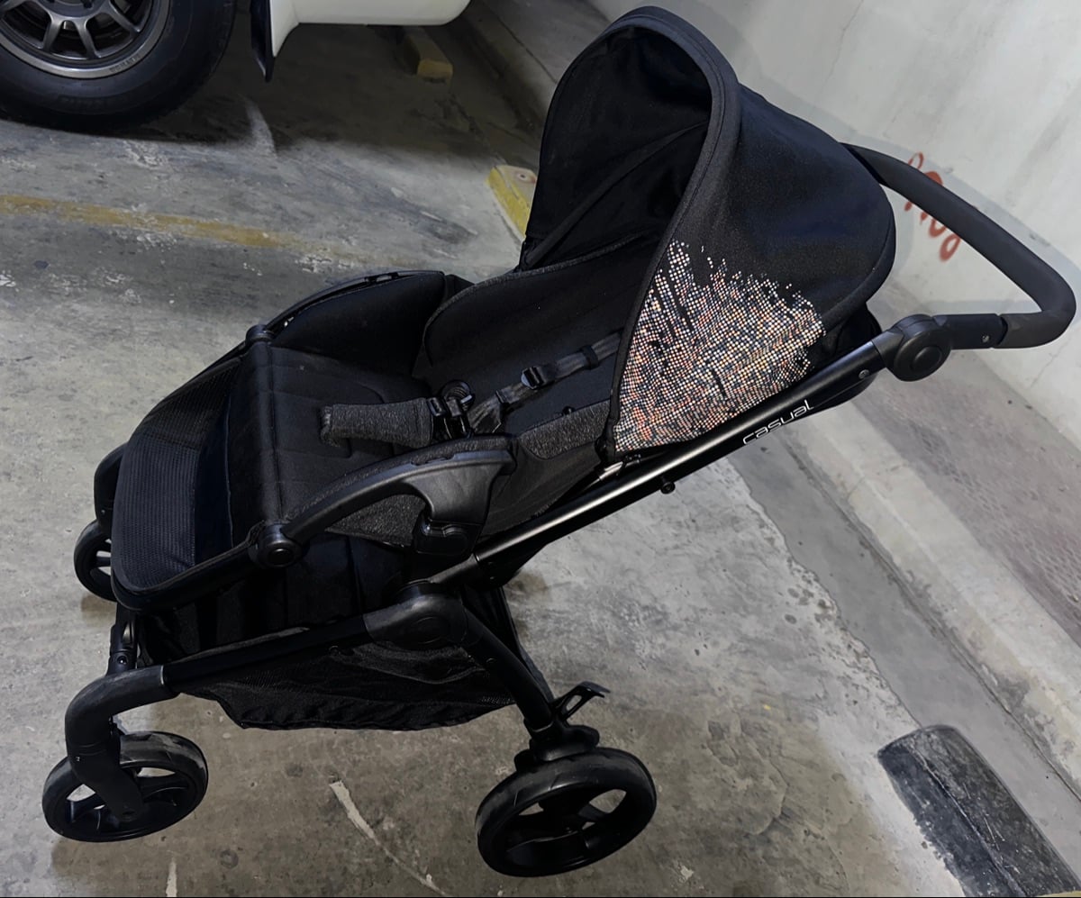 Giggles baby stroller good condition - Image 4