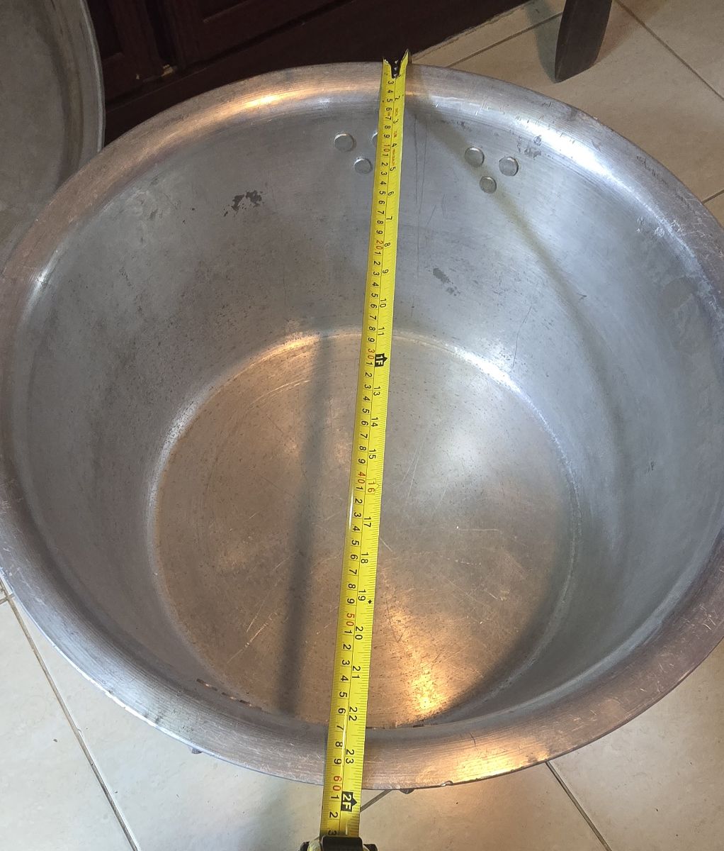 Big size Cooking Pot / Stewpot with lid and long wooden stir for sale - Image 5
