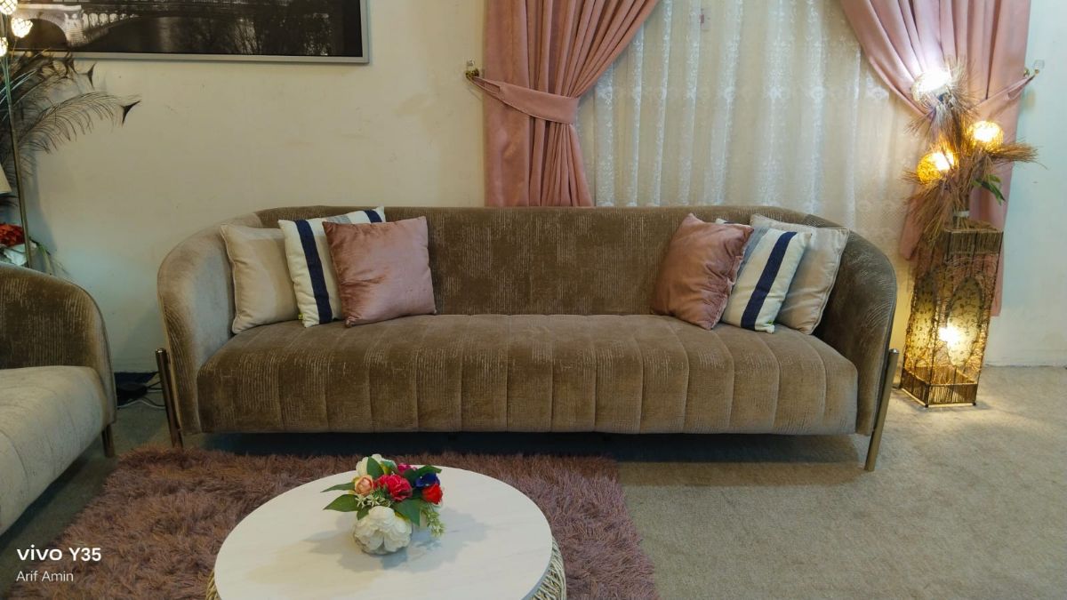 Brended sofa set for sell good condtion call or what's app-  71532454 - Image 4