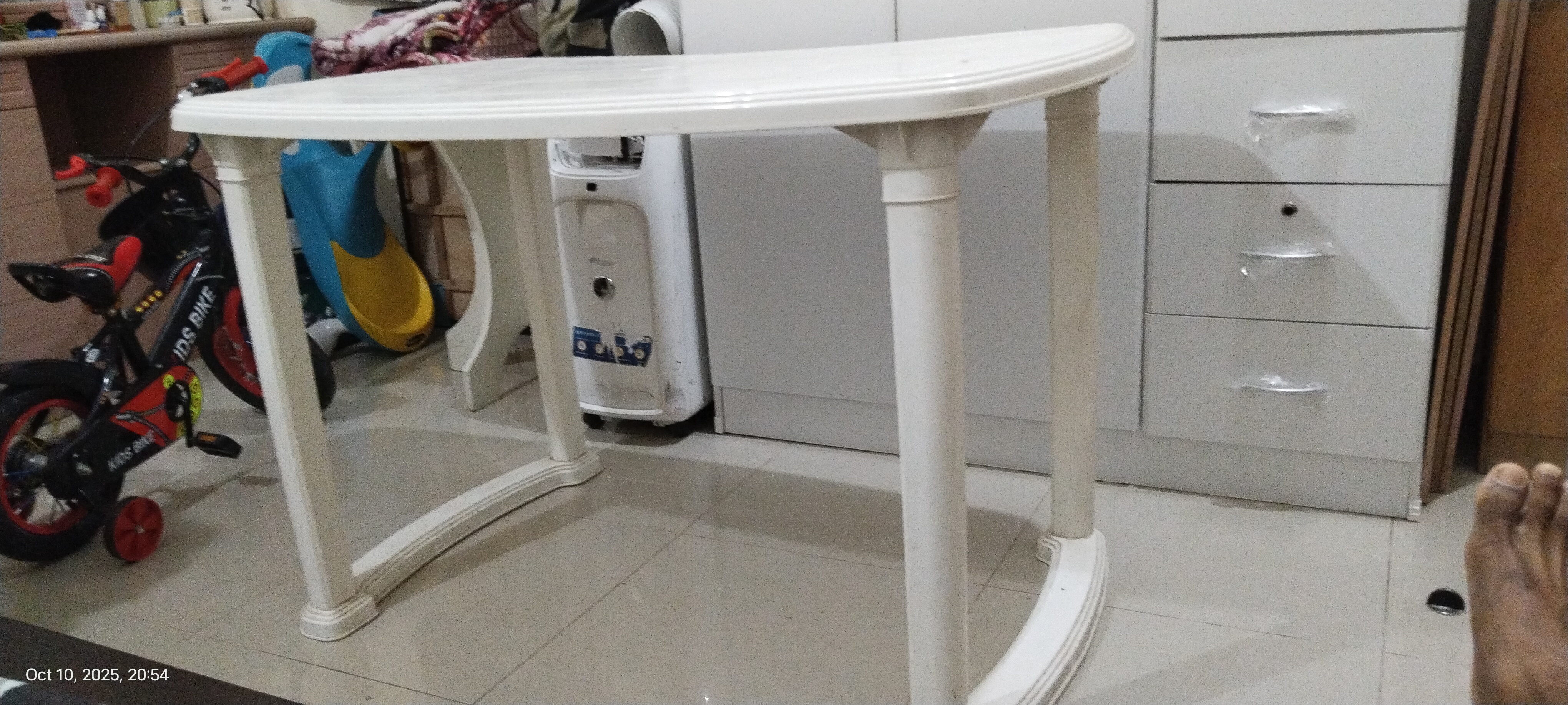 Plastic table - Image 3