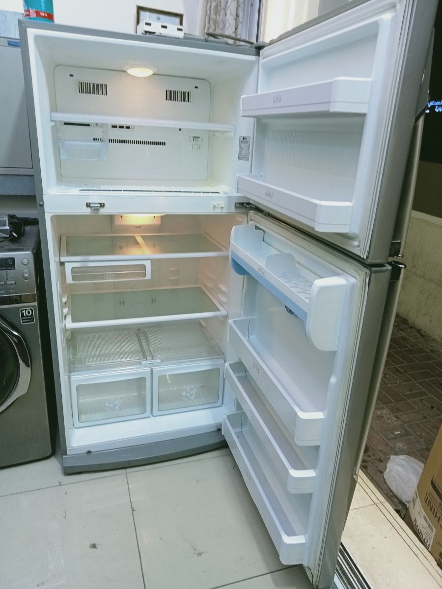 LG refrigerator available for sale - Image 1