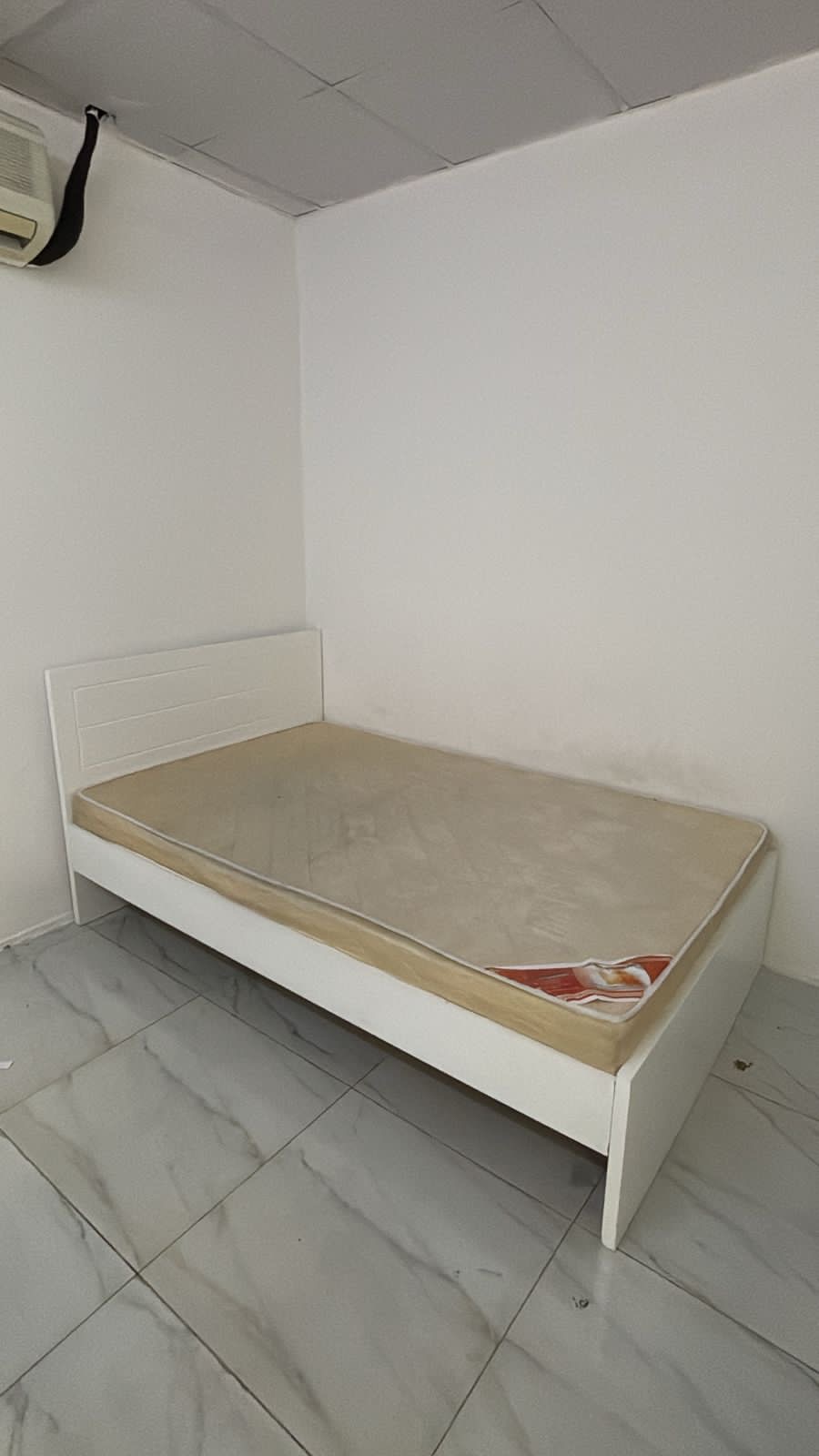Single bed / Bed frame 	2.	Mattress  2 sets  - Image 2