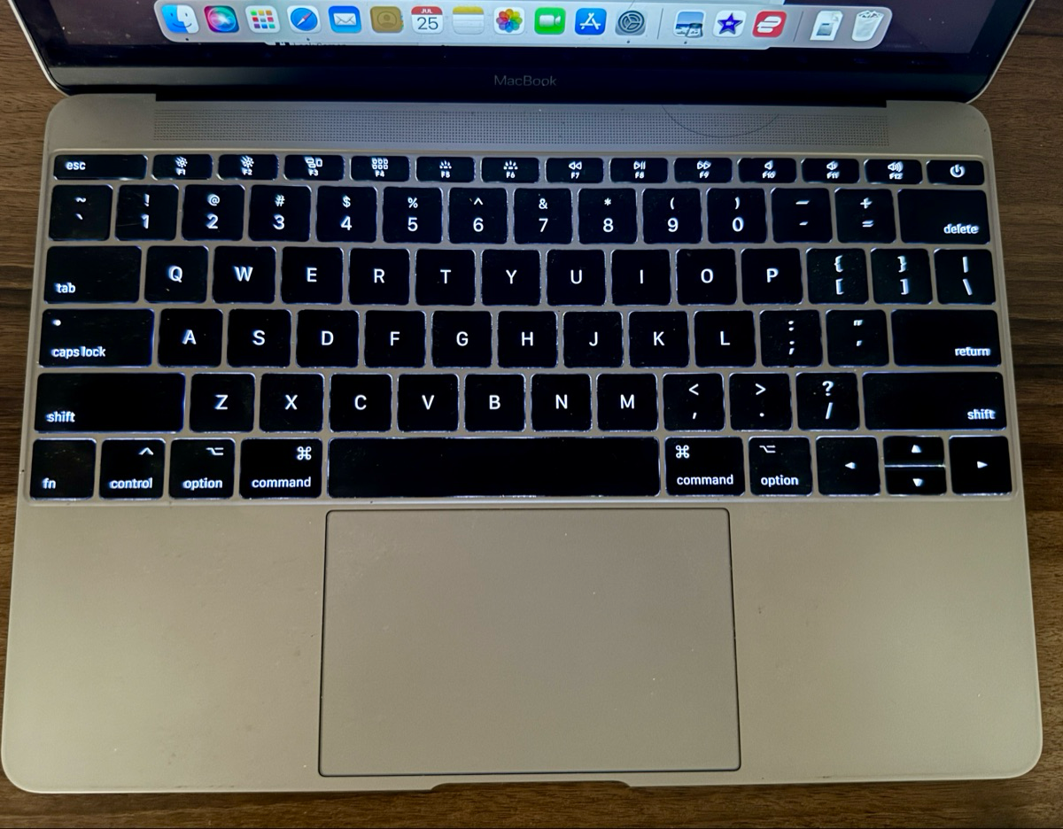 Apple MacBook - Image 4