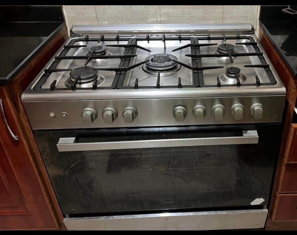 Gas stove 5 burner with gas oven in perfect condition - Image 3