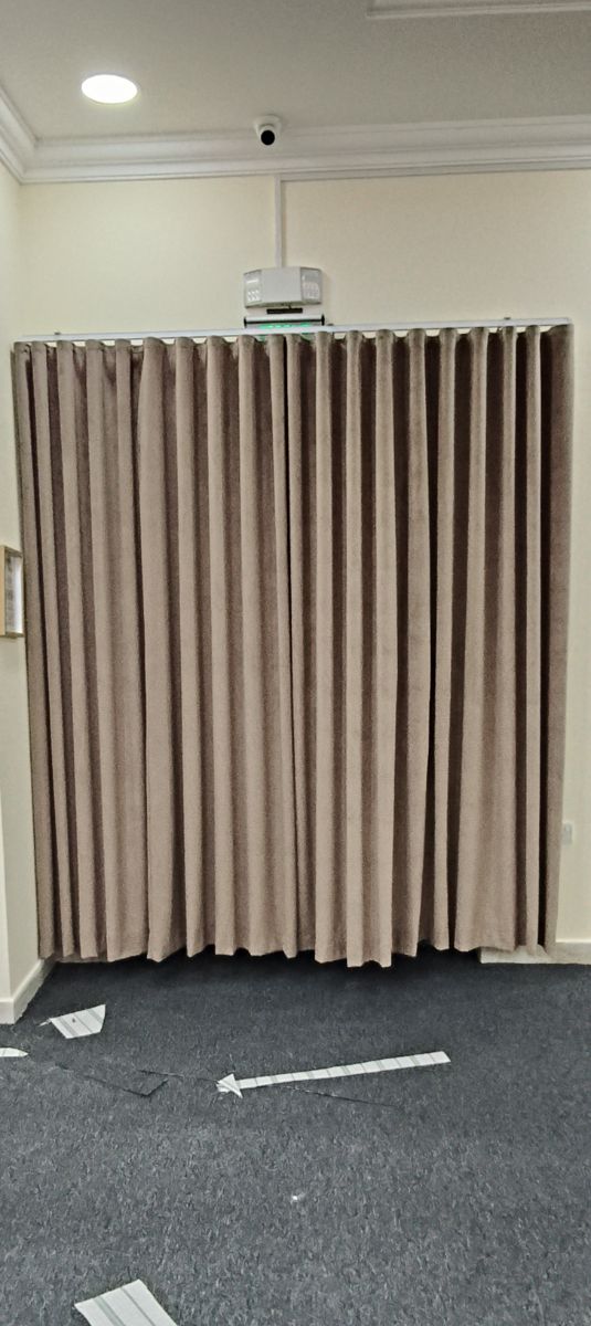 Curtain - Image 11