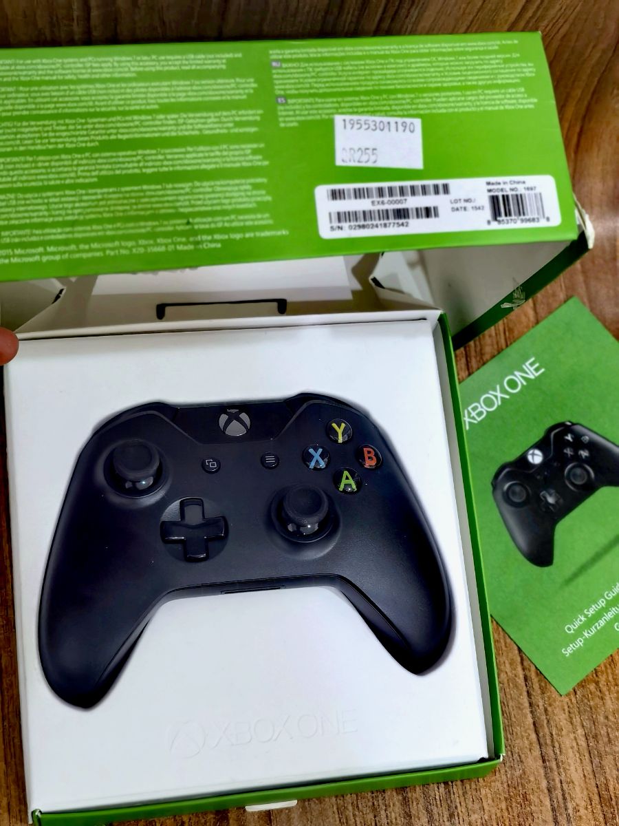 XBOX SERIES /ONE CONTROLLER Brand New - Image 2