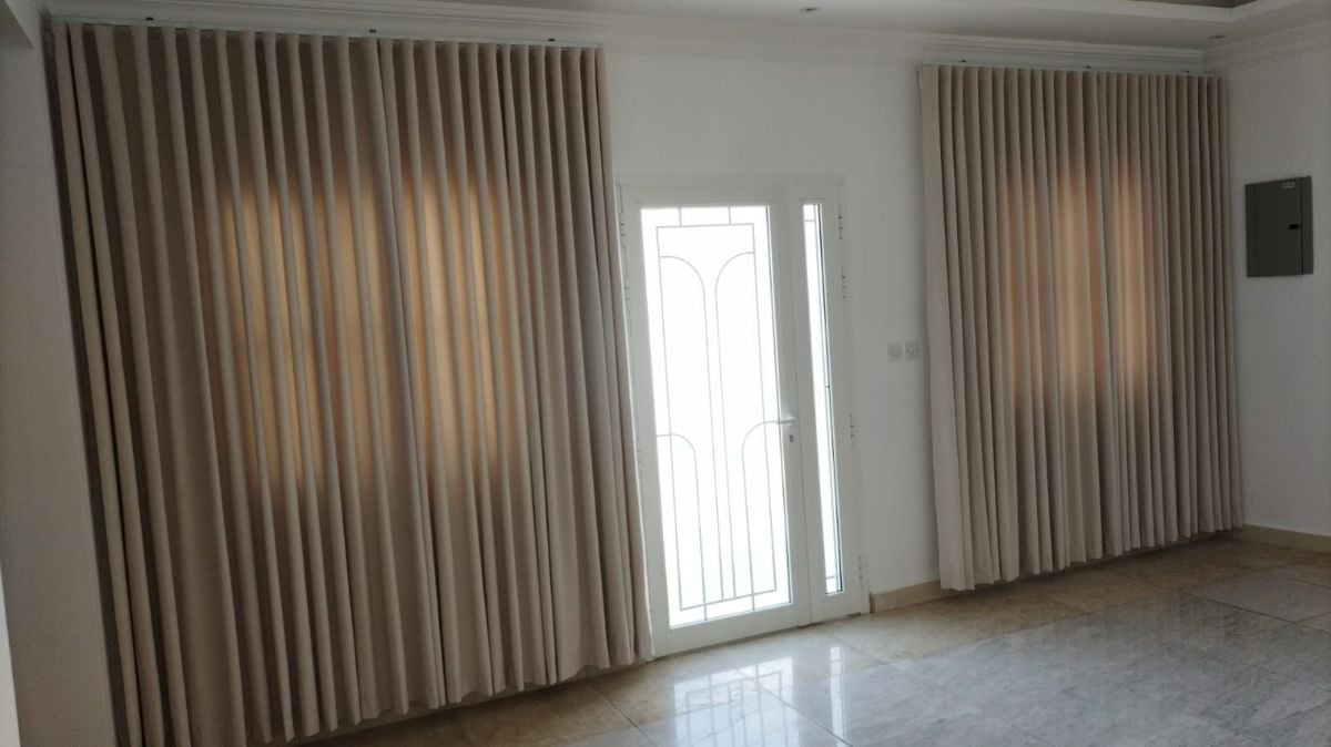 Wave design curtain - Image 1