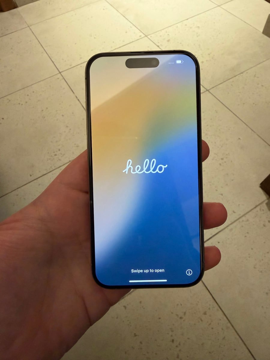 iPhone 15 Pro - Image 3