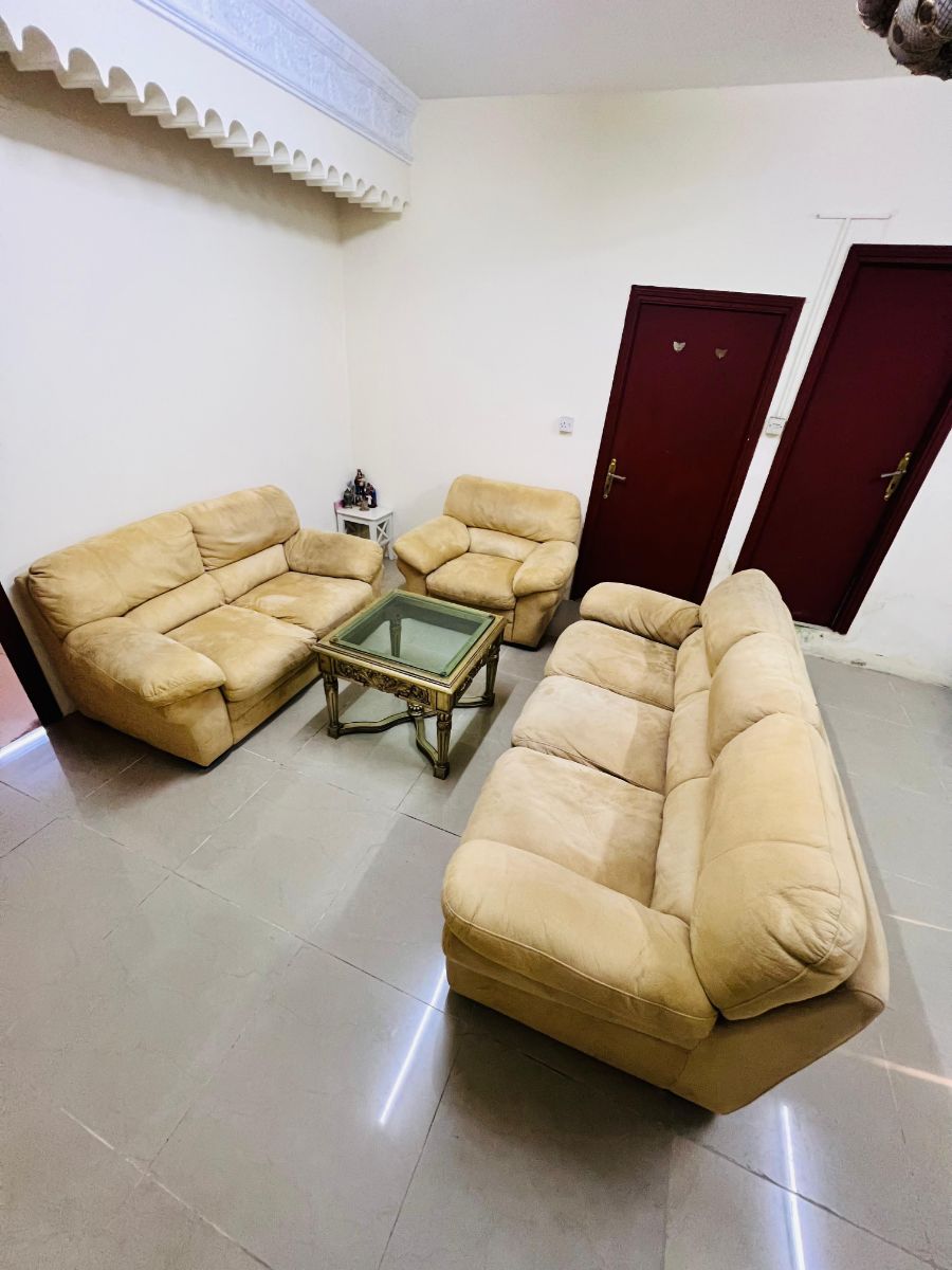 Household Furniture & Appliances - Image 9