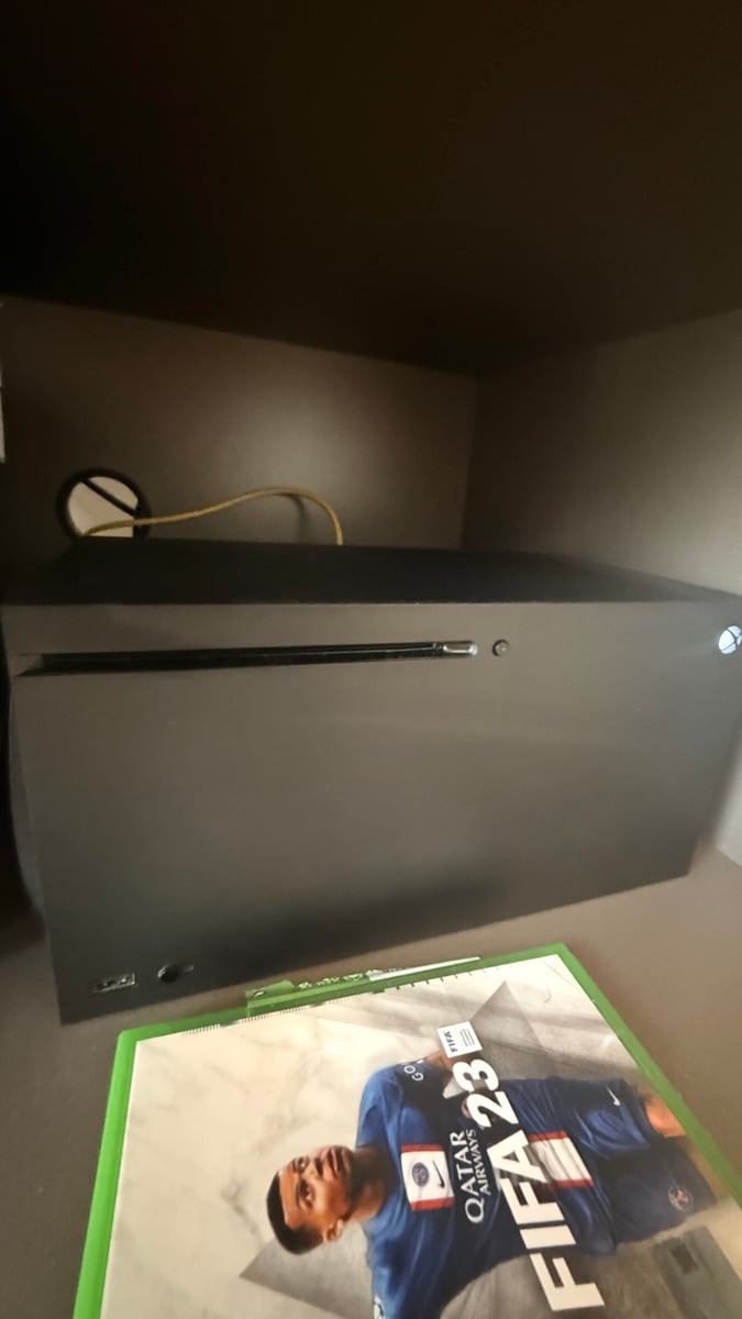 Xbox Series X - Image 1