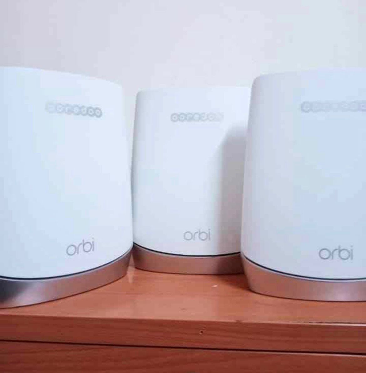Orbi WiFi router rbr750 & Satellite - Image 1