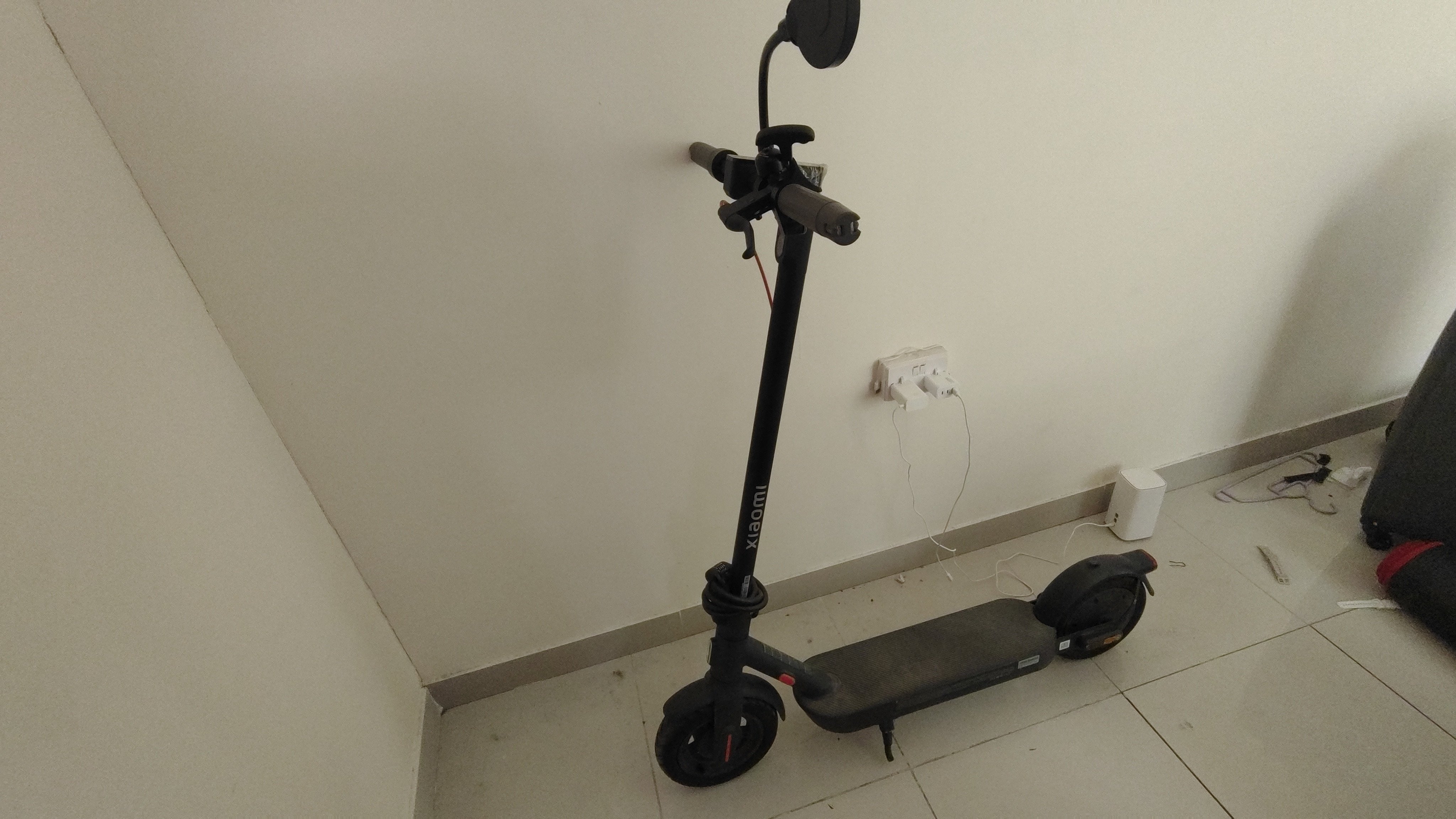 Xiaomi scooter 4 pro 2nd gen - Image 1