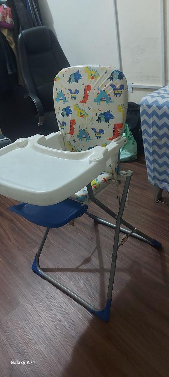 Kids dining table - Image 1