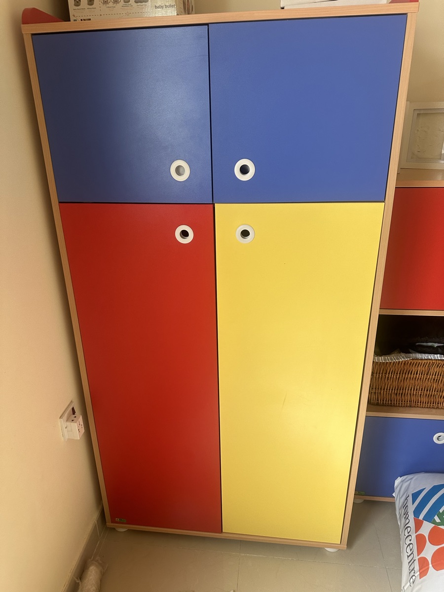 Beds and safes - Image 5