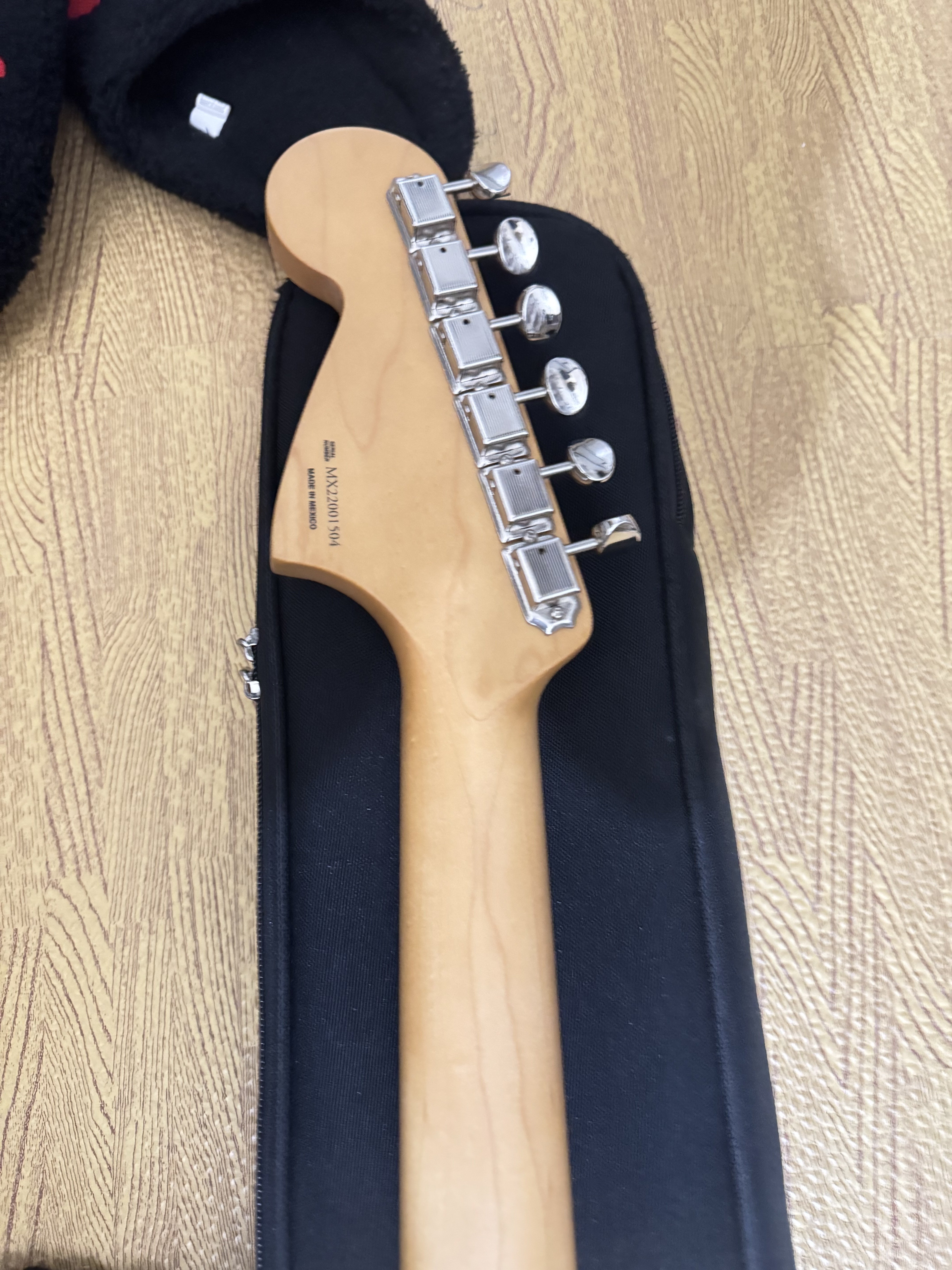 Fender Jaguar Vintera 60s Electric guitar - Image 2