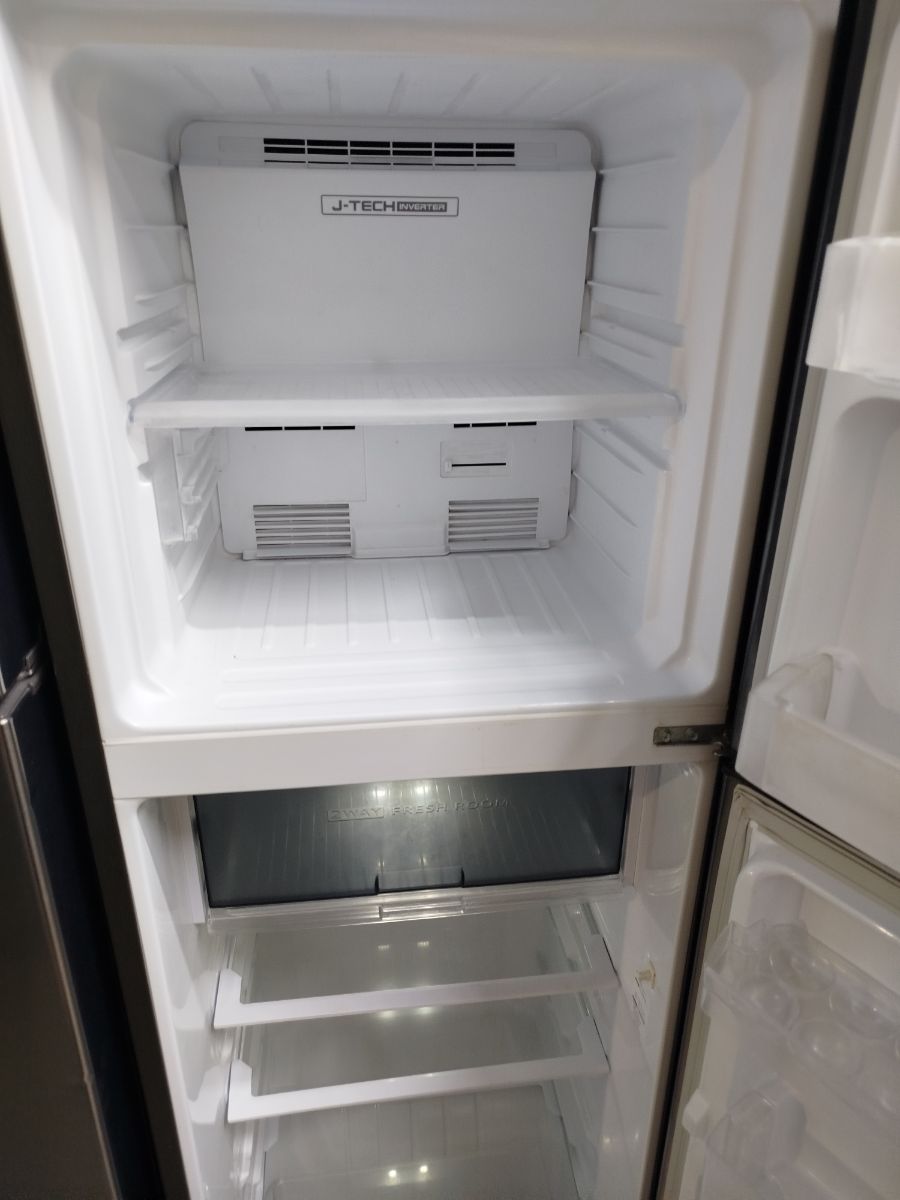 Sharp double door like new fridge for sale - Image 6