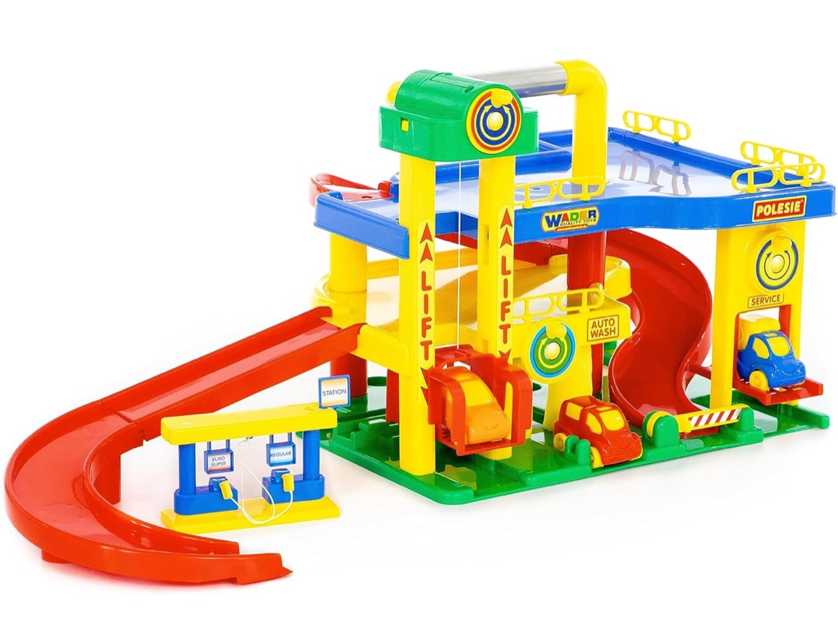 Wader car garage/wash/fuel station toy - Image 2