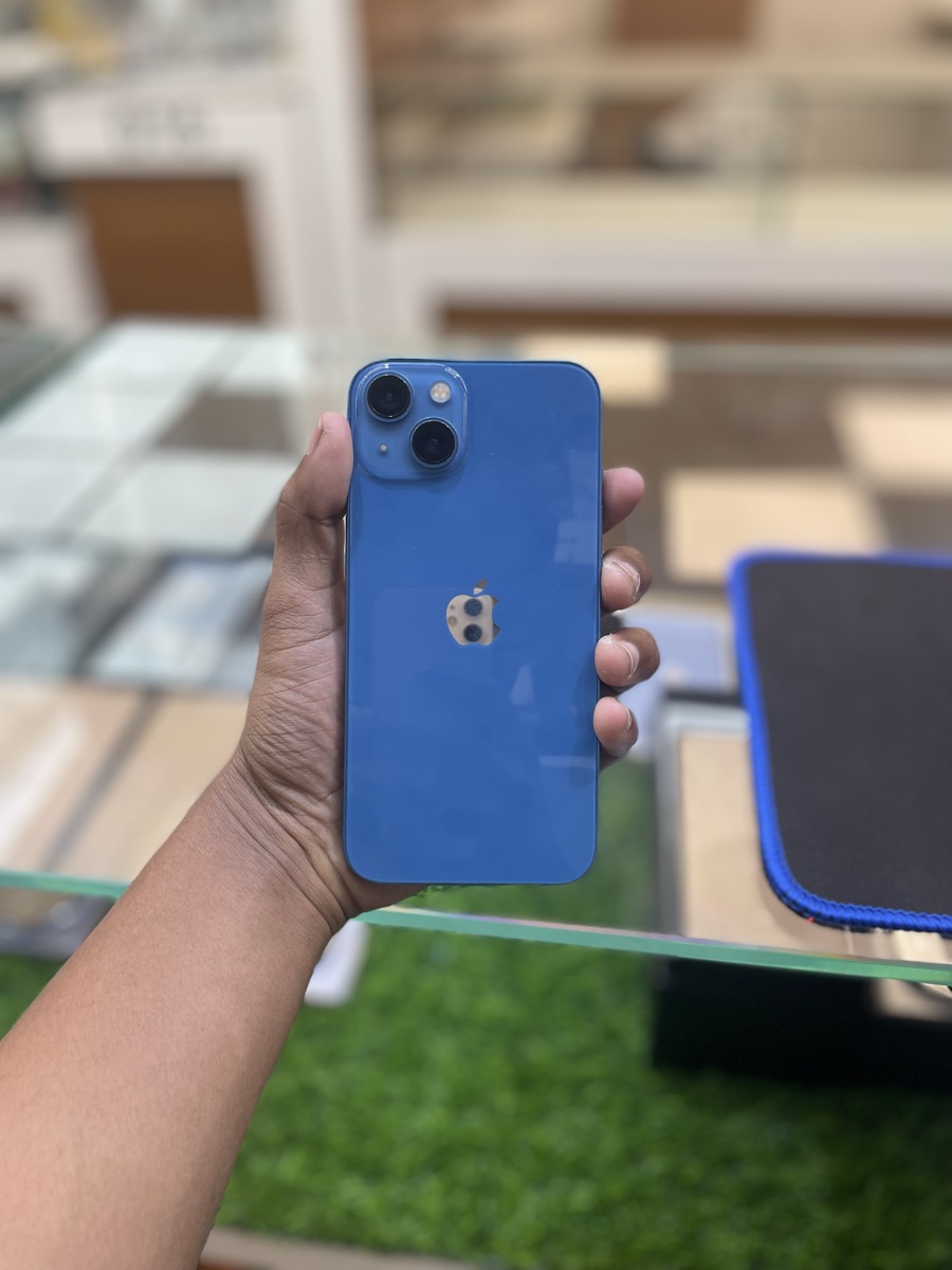 iPhone 13 - Image 1