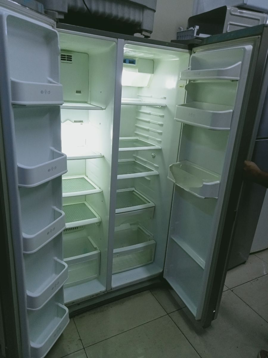 LG double door refrigerator for sale - Image 2