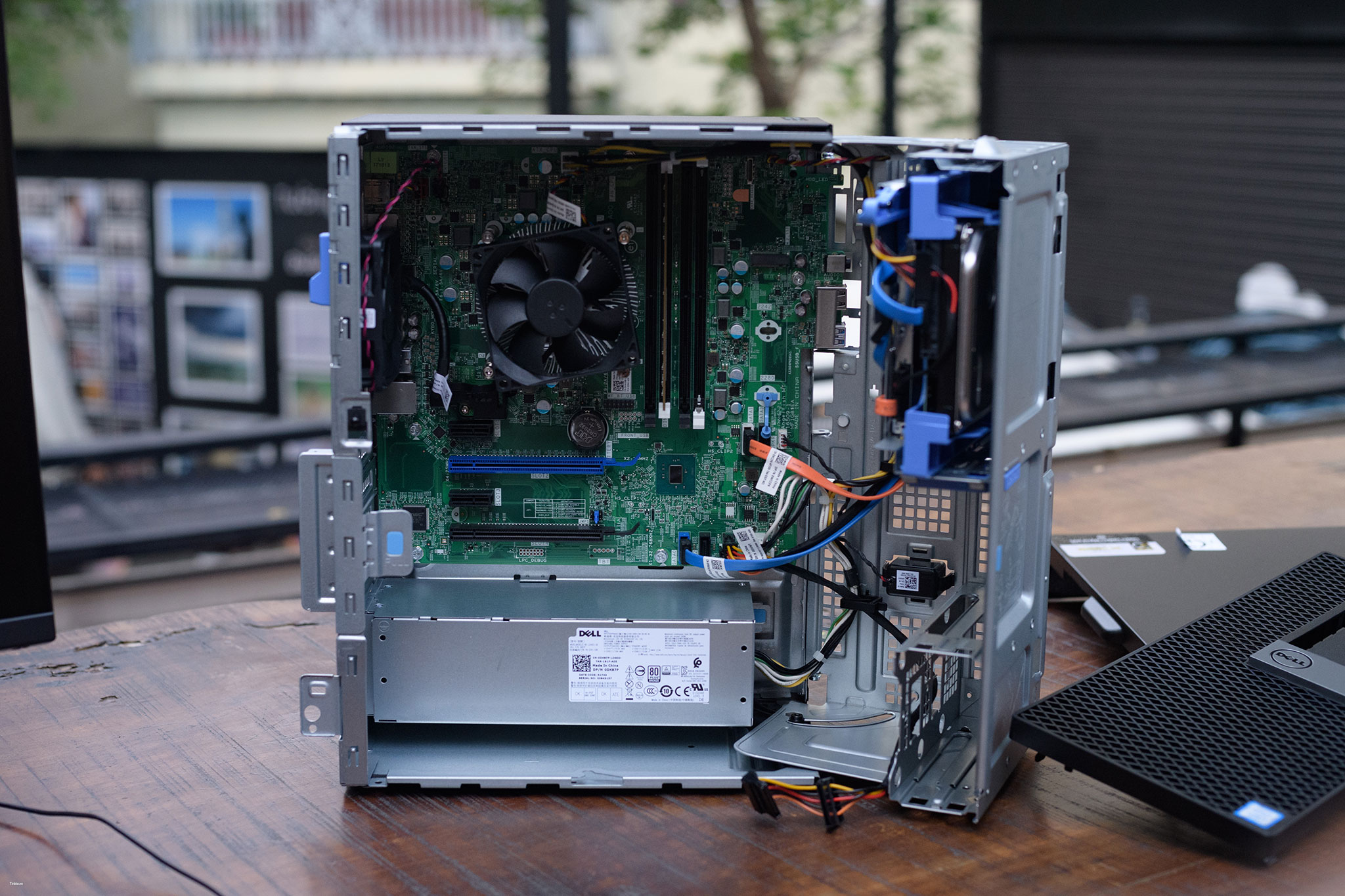 DELL Optiplex 7060-i7-8th Gen-16GB RAM-512GB M.2 SSD-22"inch Monitor (33176355) - Image 3