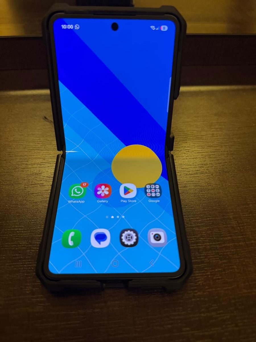 Samsung Galaxy Z Flip 7 - 512 GB - Image 2