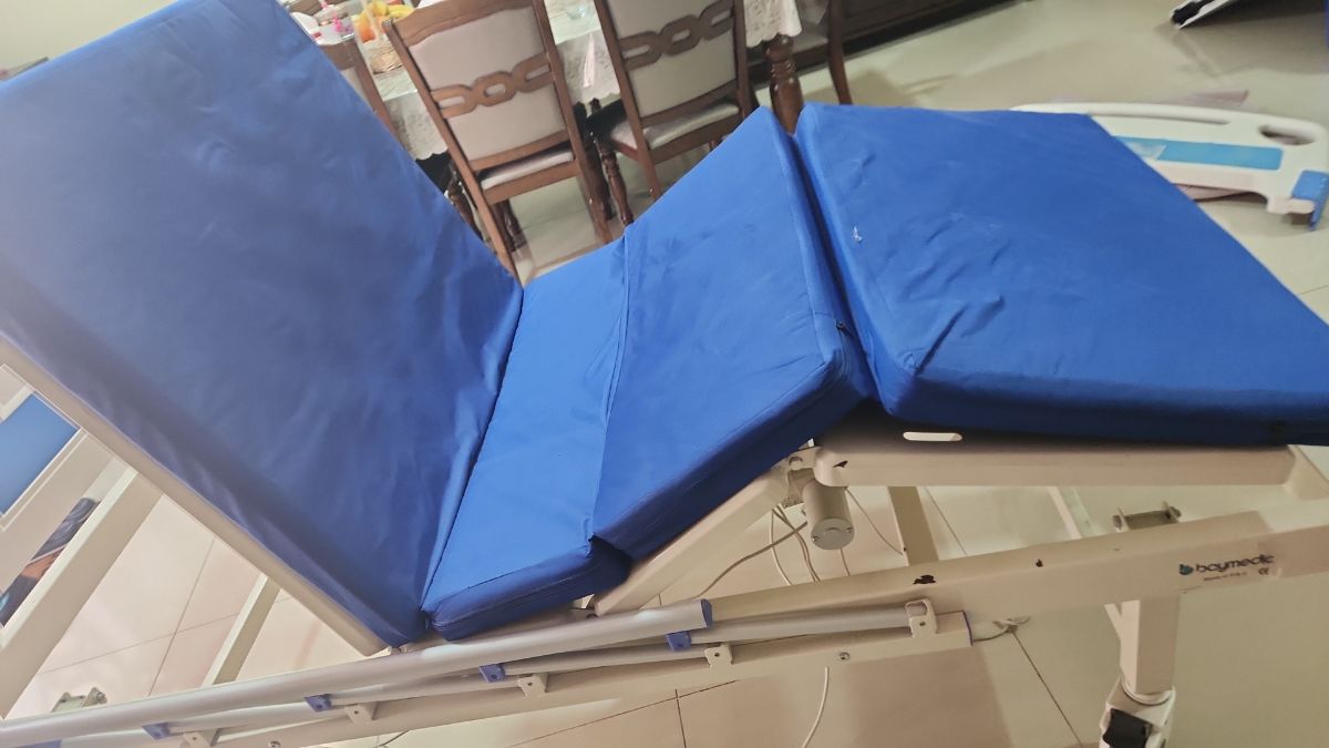 Medical Bed - Image 5