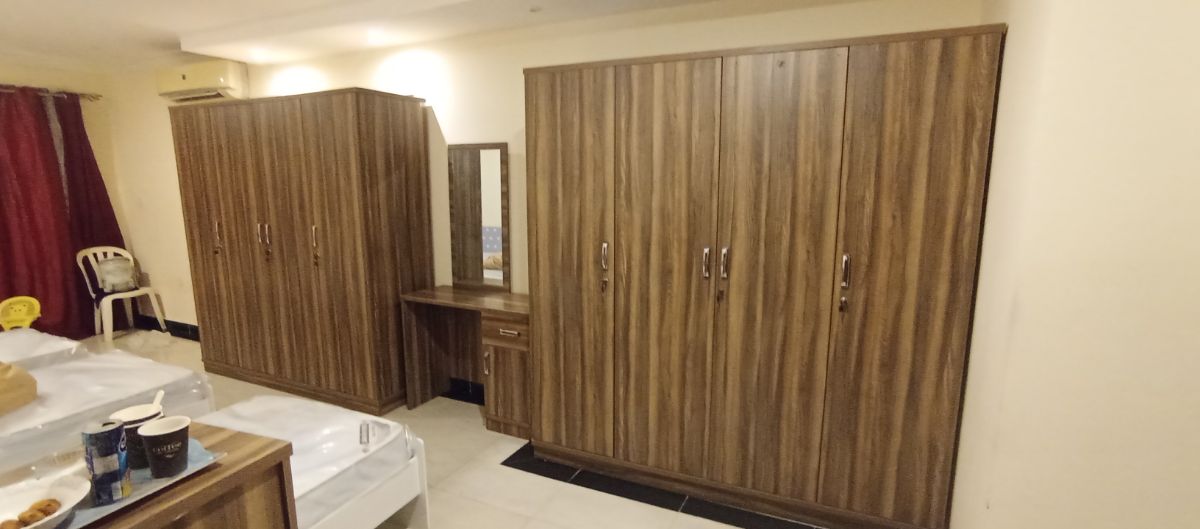 Qatar Airways furniture available - Image 14