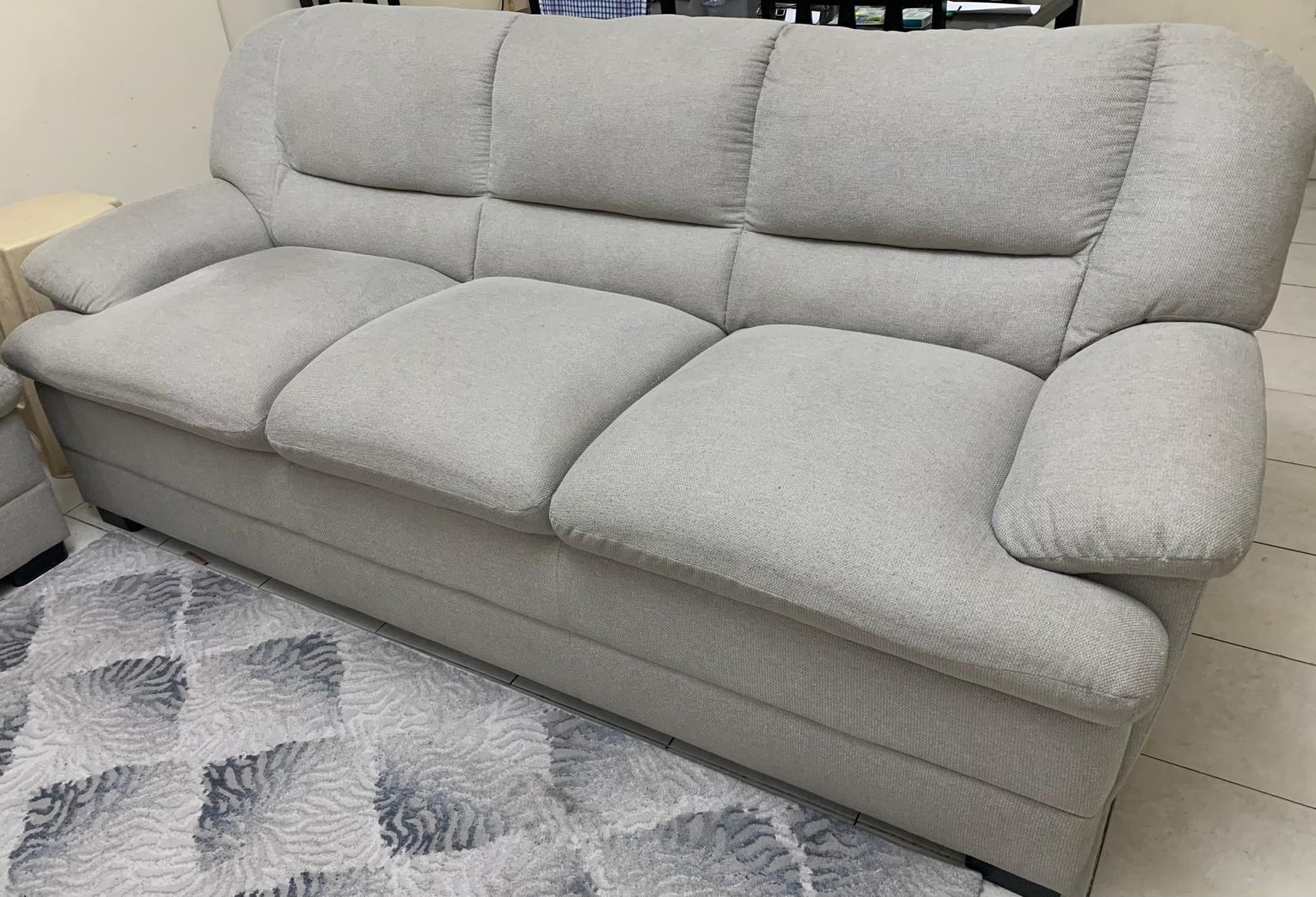 Well-Maintained 5-Seater Sofa for Sale – Excellent Condition - Image 2