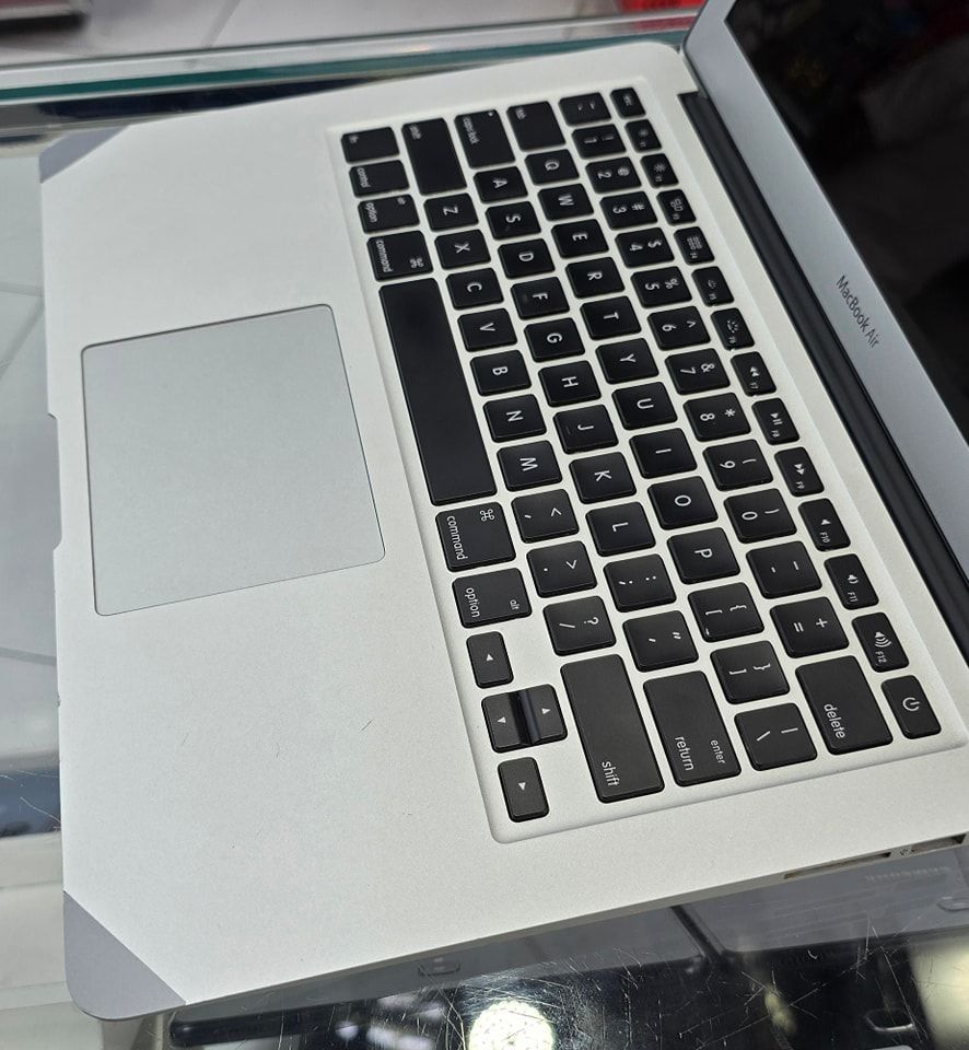 MacBook Air i5 / 2017
8GB RAM 256GB SSD STORAGE - Image 3