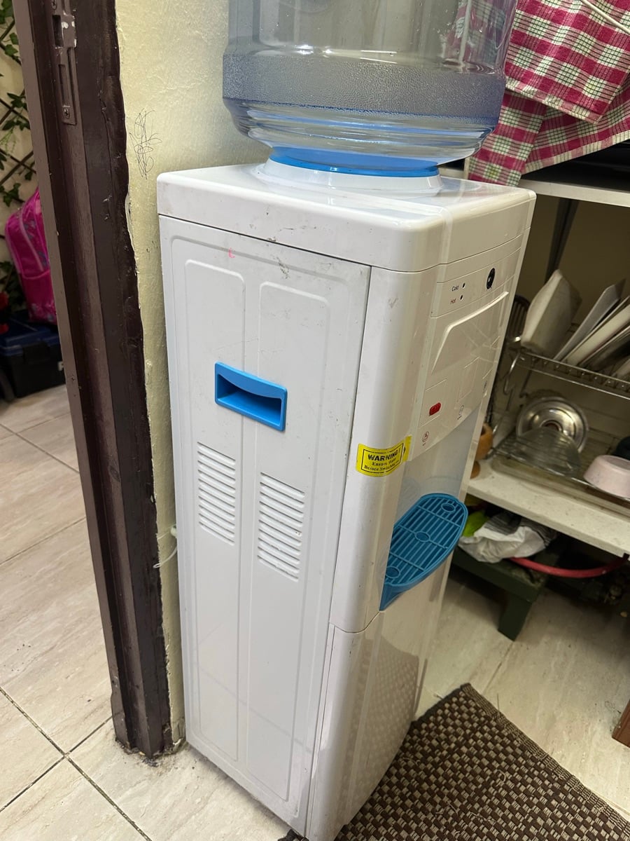 Water Dispenser with 3 Taps - Image 4